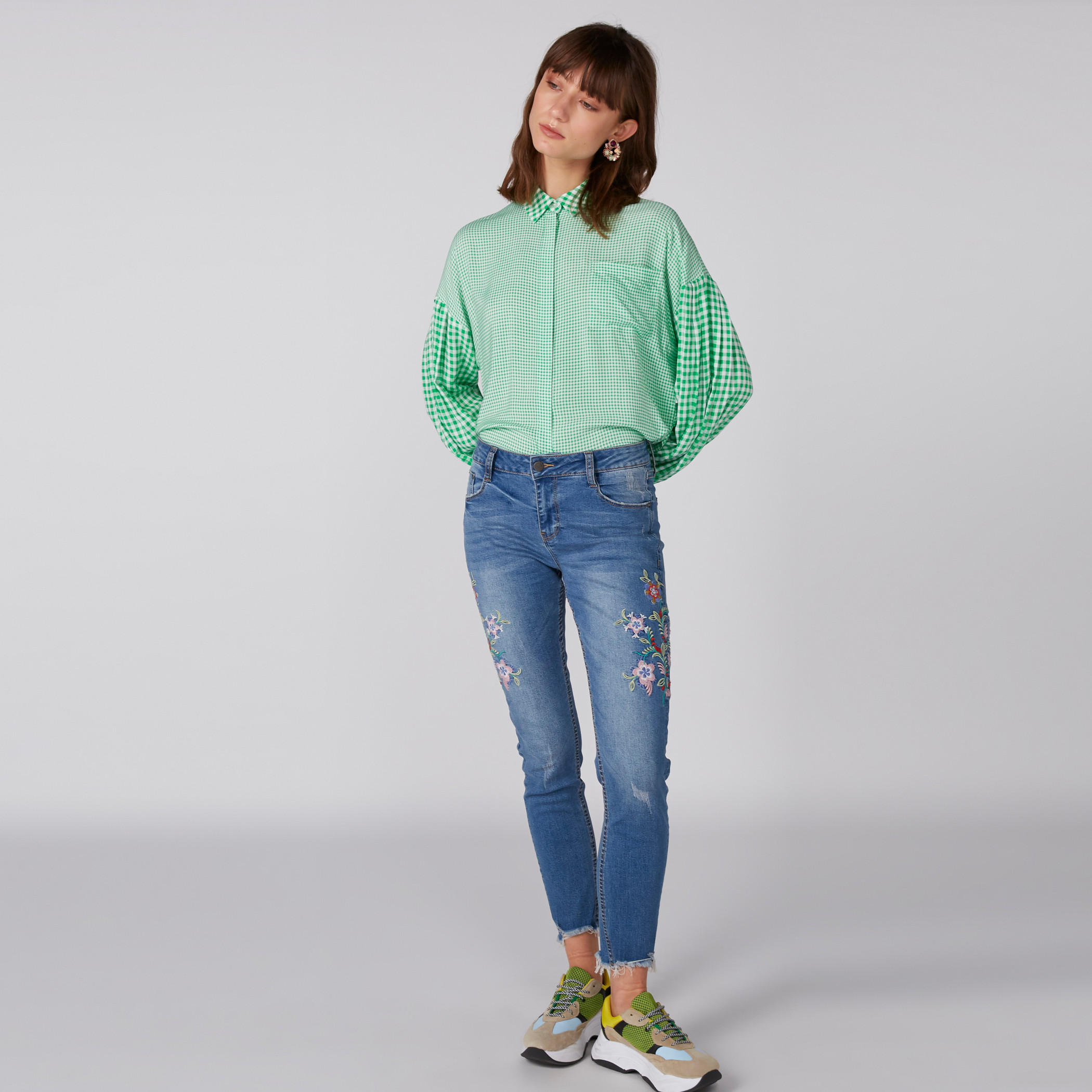 بِنطال جينز بجيوب-women-clothing-bottoms-jeans-image-1