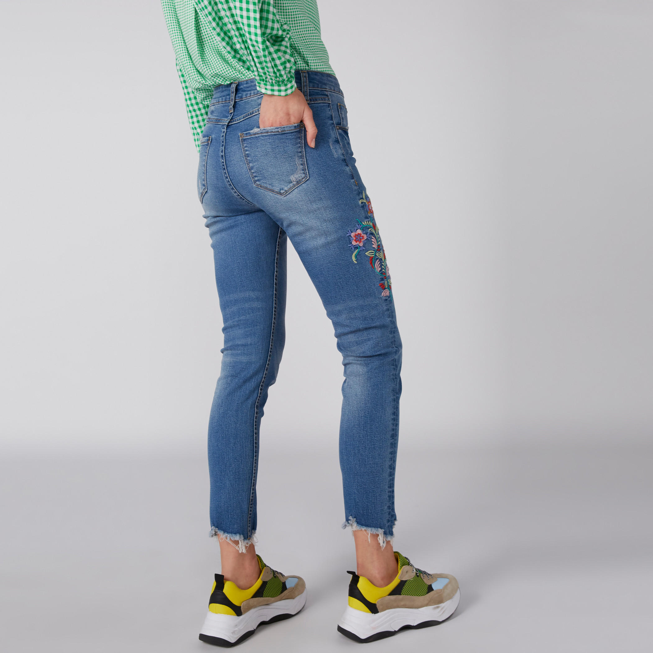 بِنطال جينز بجيوب-women-clothing-bottoms-jeans-image-2