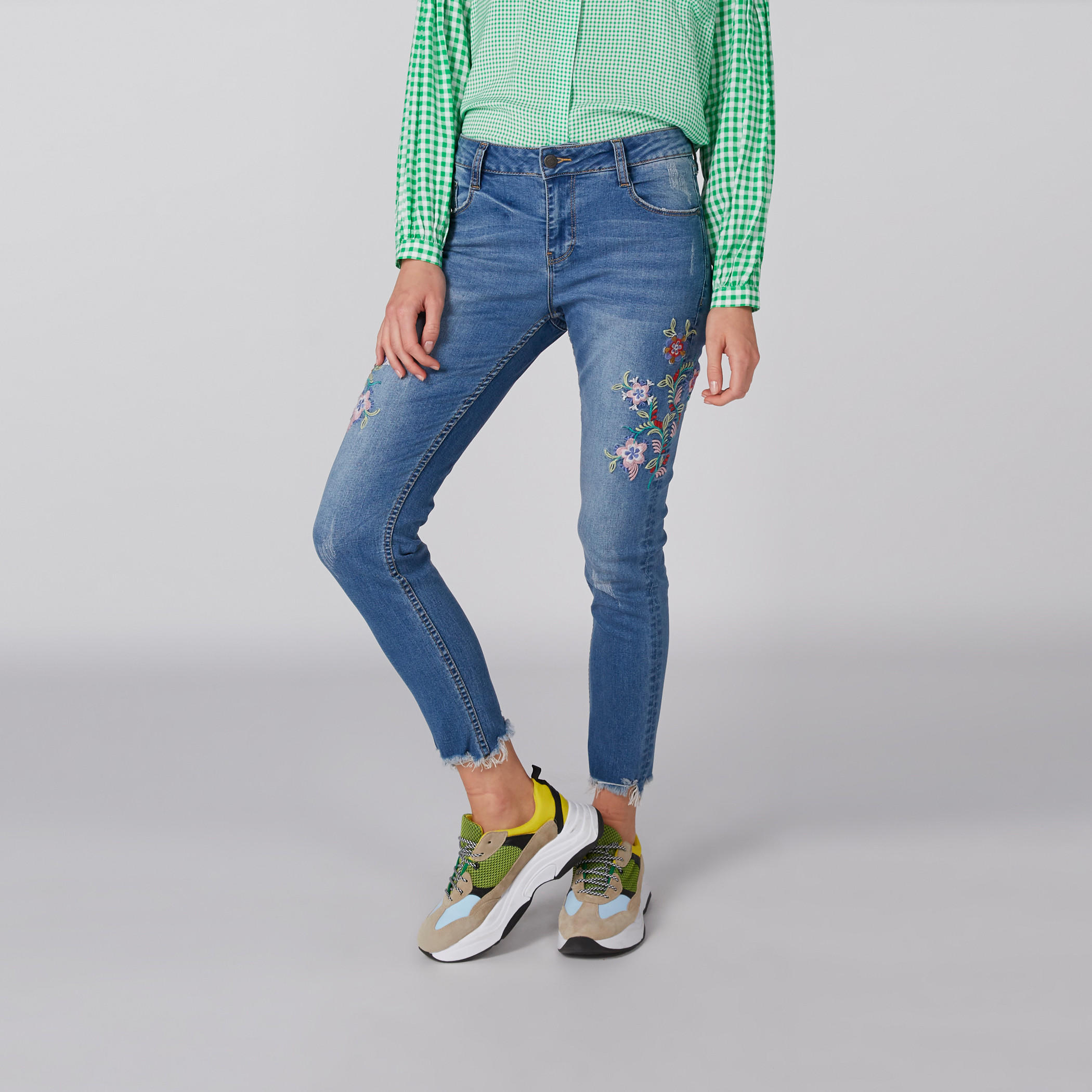 بِنطال جينز بجيوب-women-clothing-bottoms-jeans-image-3