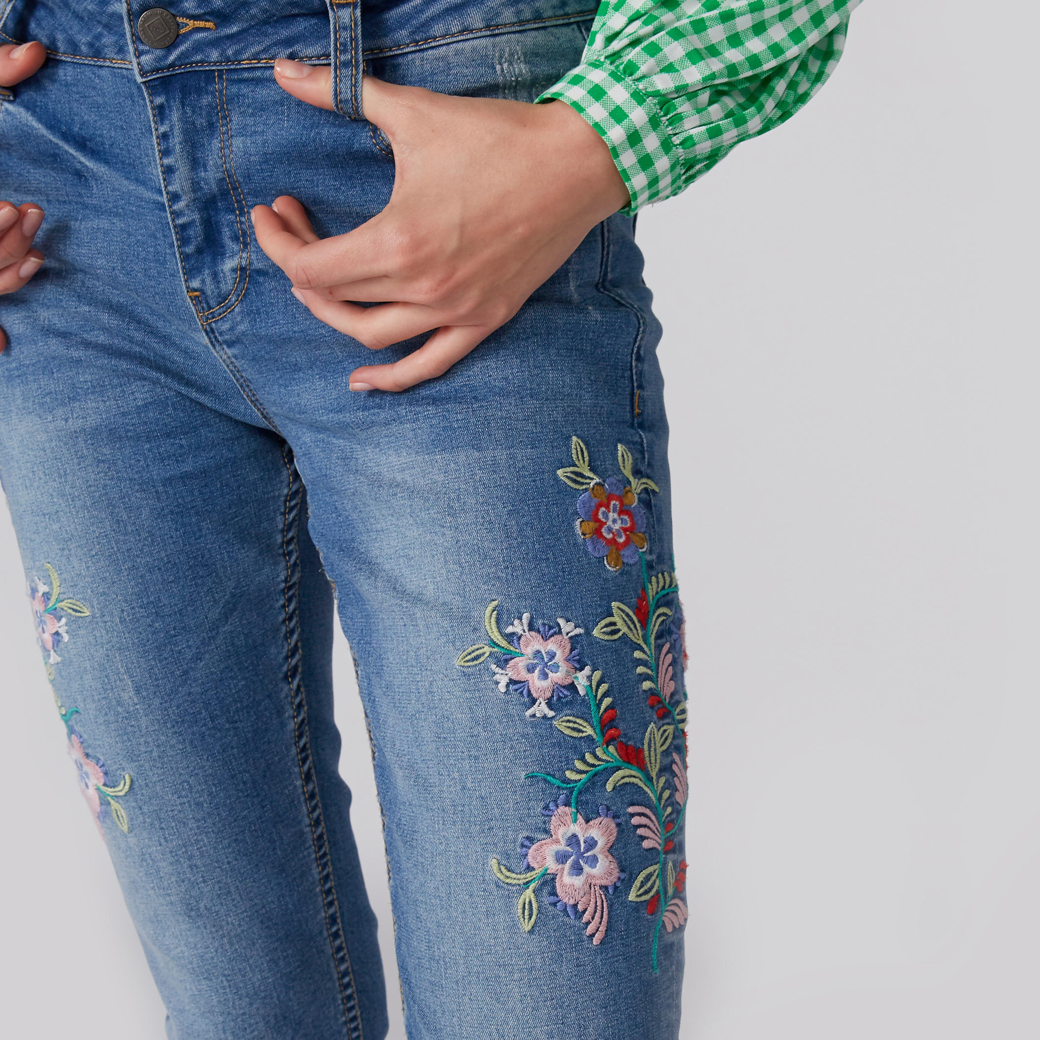 بِنطال جينز بجيوب-women-clothing-bottoms-jeans-image-5