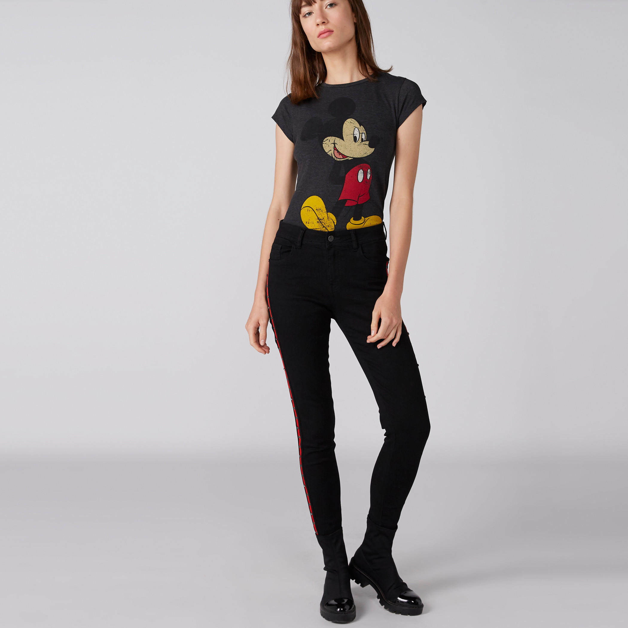 بنطال جينز طويل بتفاصيل مرصعة وشرائط جانبة وزر إغلاق-women-clothing-bottoms-jeans-image-1