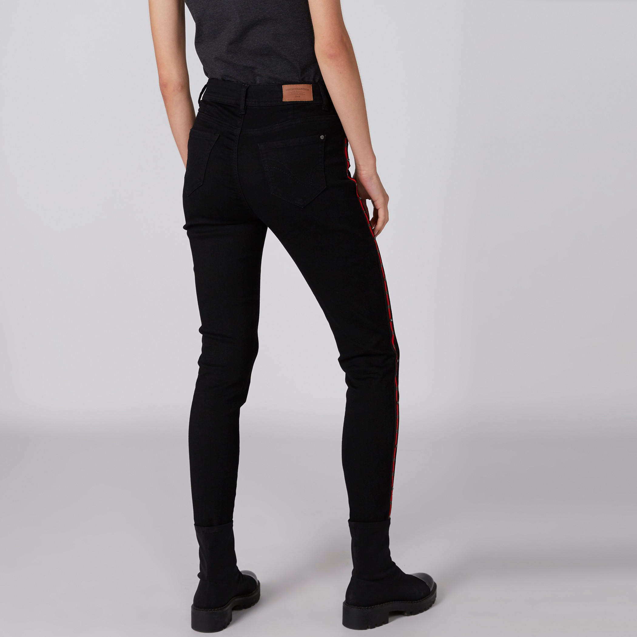 بنطال جينز طويل بتفاصيل مرصعة وشرائط جانبة وزر إغلاق-women-clothing-bottoms-jeans-image-2