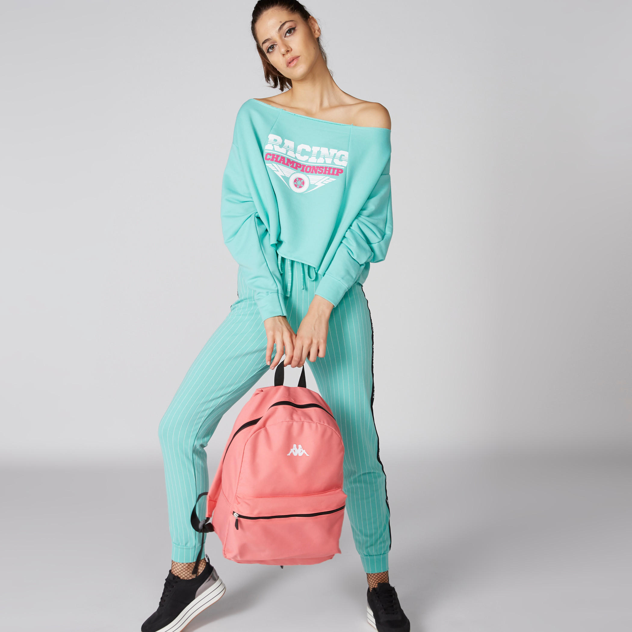 سويت شيرت بنقوش وأكتاف مكشوفة وأكمام طويلة-women-winterwear-hoodiesandsweatshirts-sweatshirts-image-1