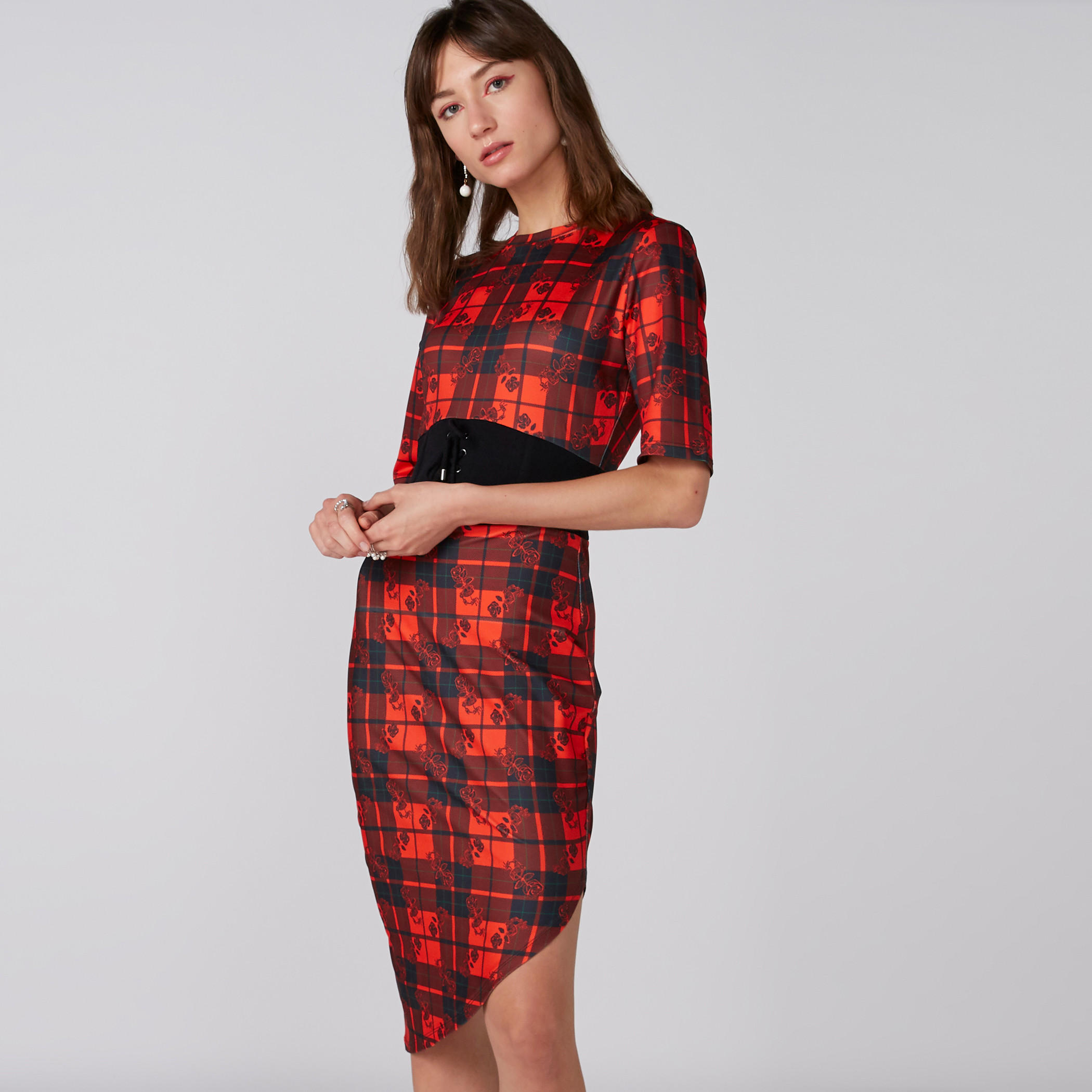 فستان كاروهات متوسط الطول بياقة مستديرة وحوّاف غير مستوية-women-clothing-dresses-image-3