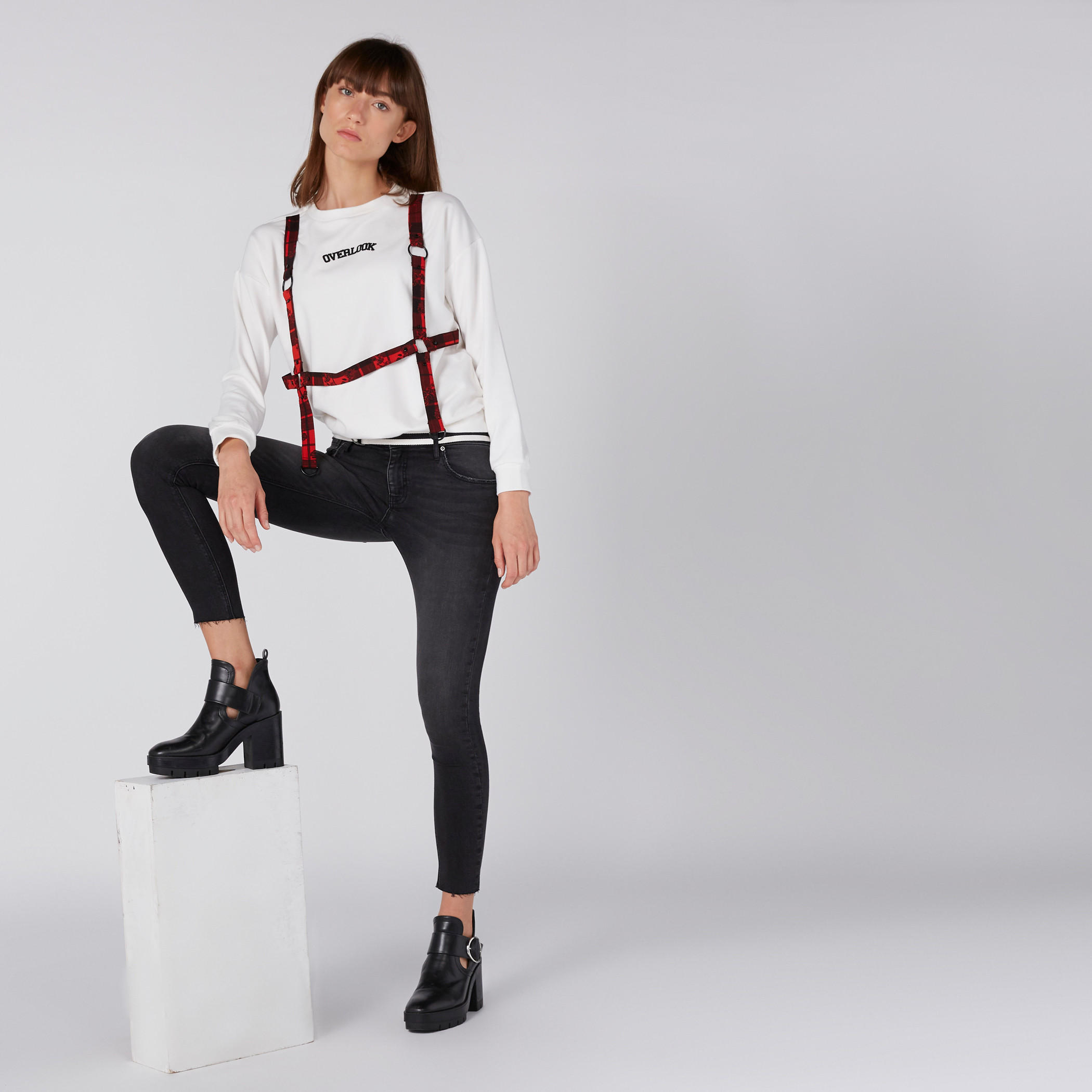 تيشيرت بطبعات وأكمام طويلة وحمالات-women-clothing-shirtsandblouses-shirts-image-2