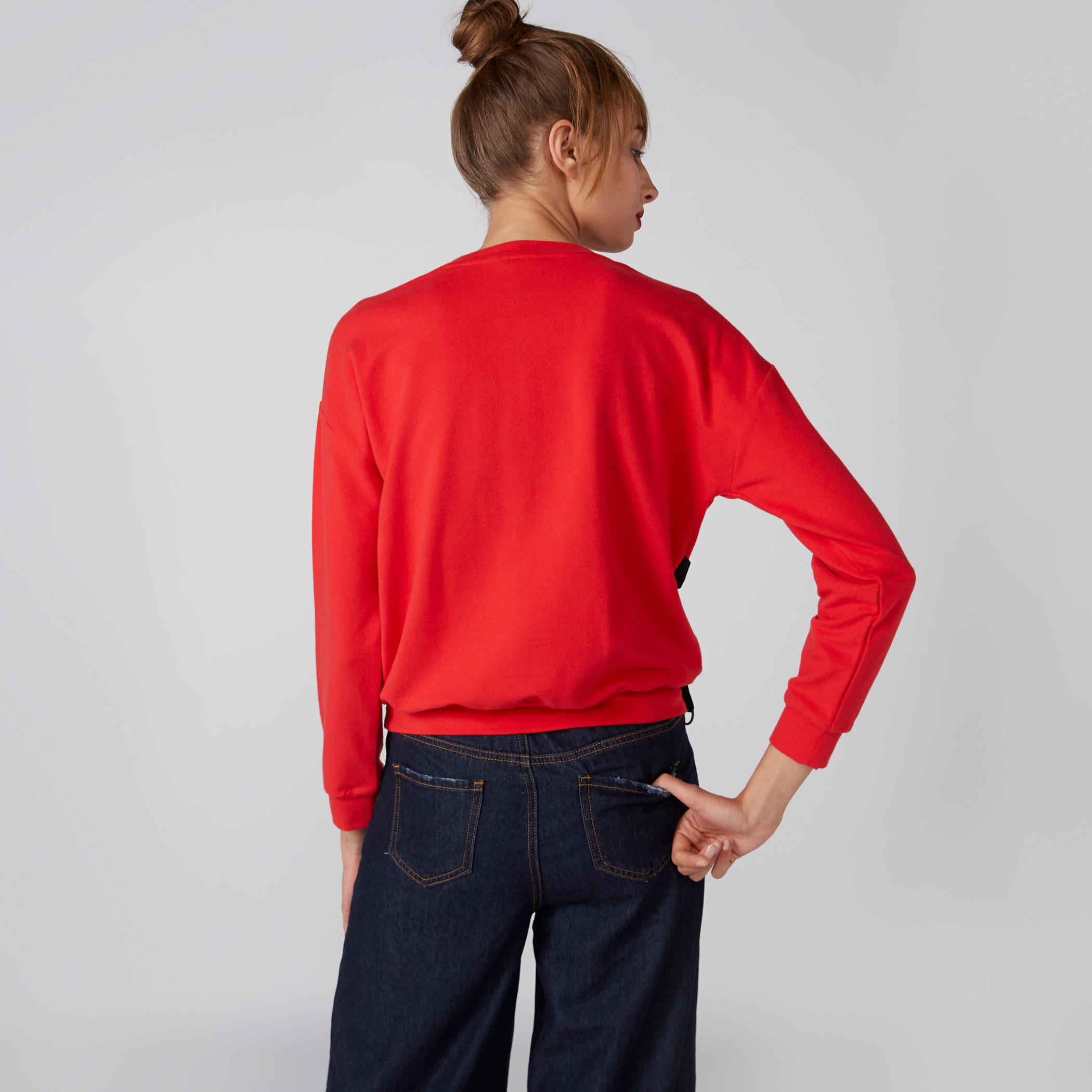 تيشيرت مزيّن بياقة مستديرة وأكمام طويلة-women-clothing-tshirts-image-2