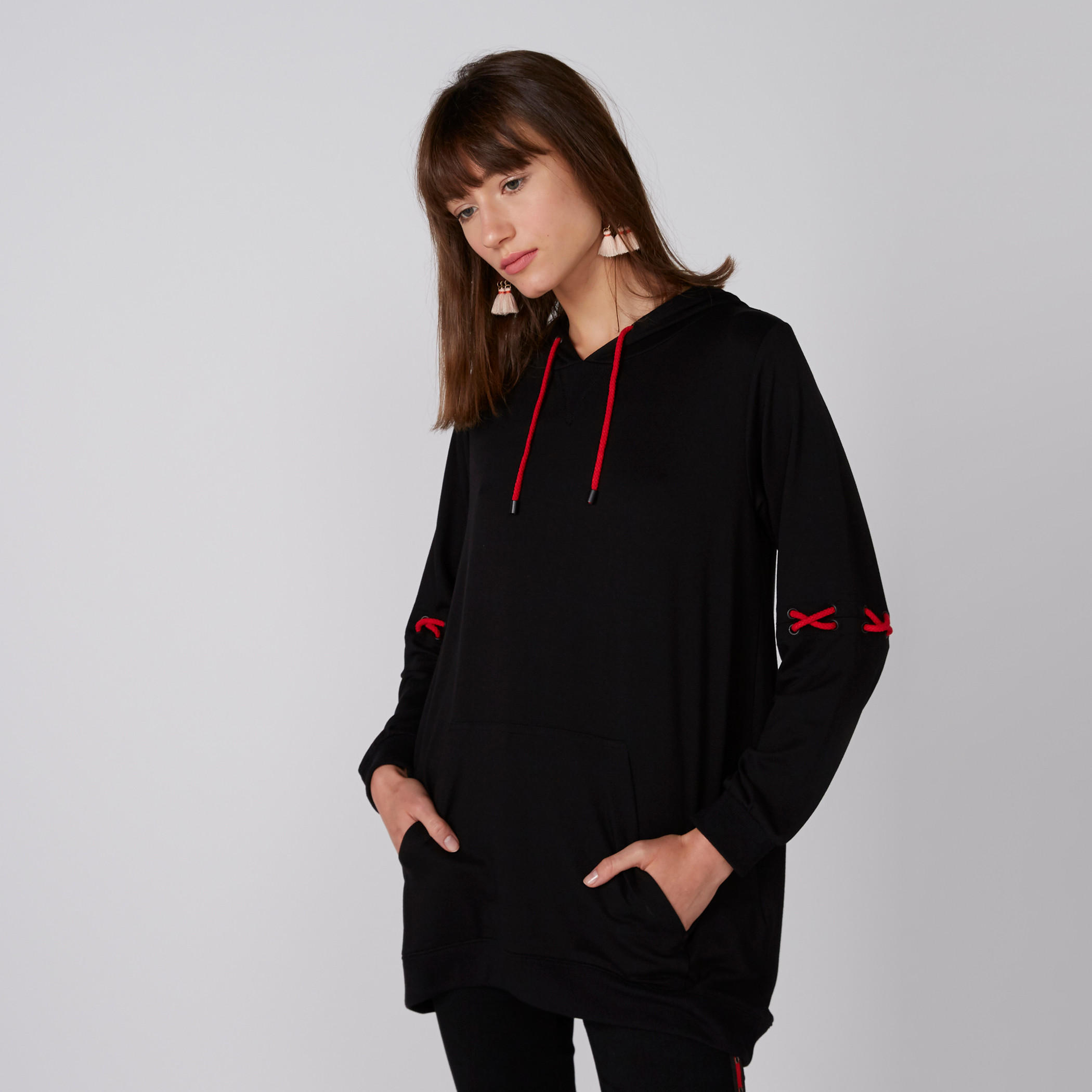 سويت شيرت بأكمام طويلة وقبعة وطبعات وجيوب-women-winterwear-hoodiesandsweatshirts-hoodies-image-4