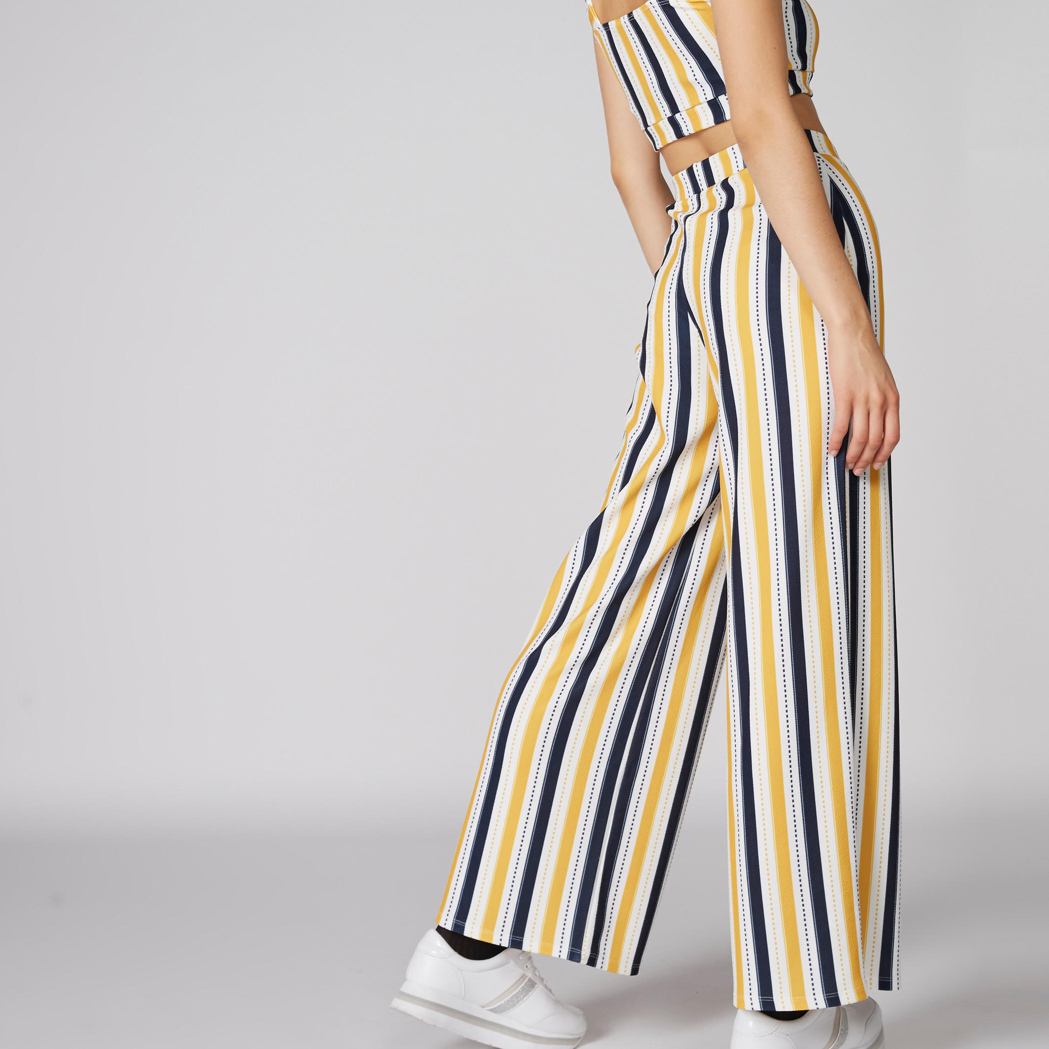 بنطال بالازو طويل ومقلّم بخصر مطّاطي-women-clothing-bottoms-trousers-image-2