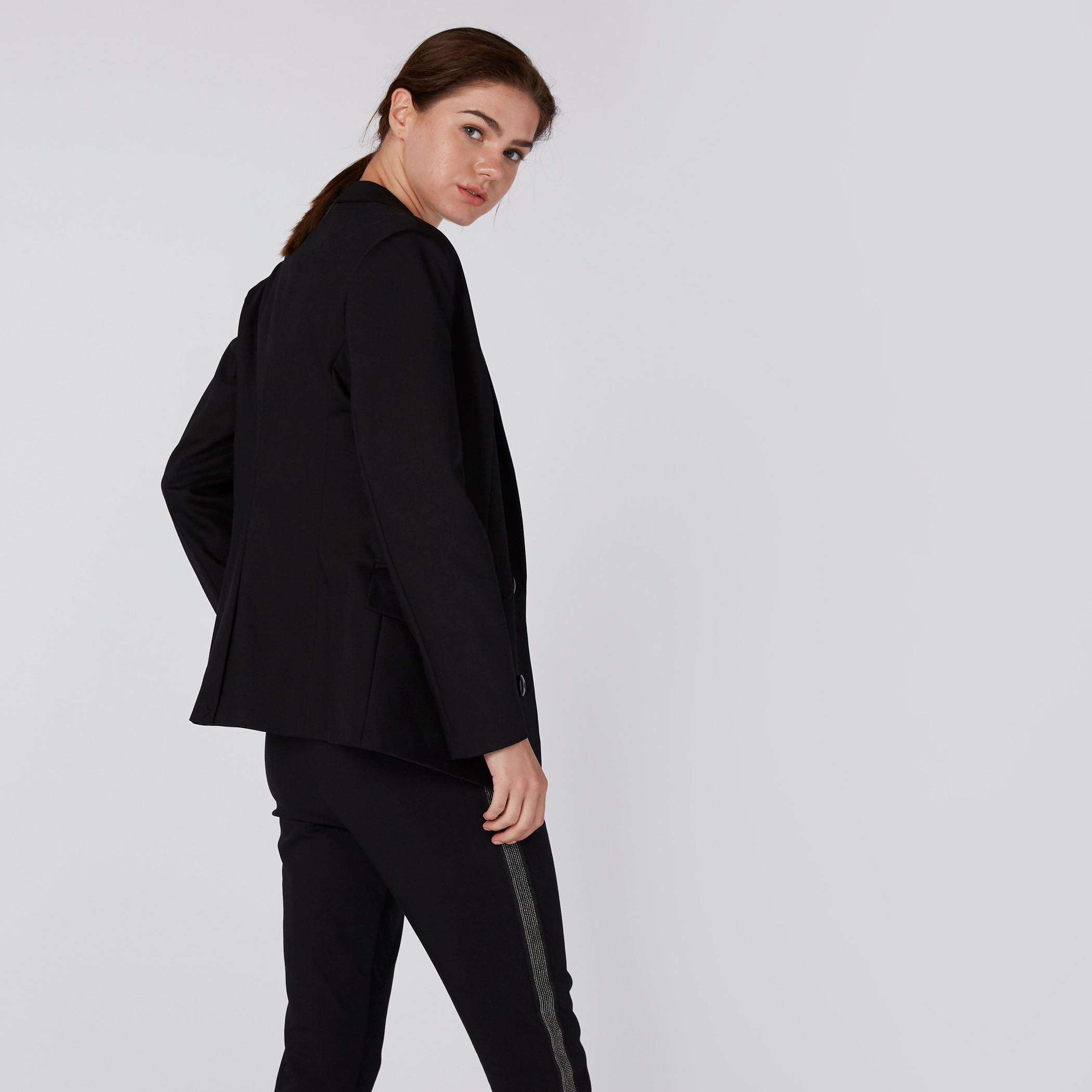 بليزر بأكمام طويلة وزر إغلاق-women-clothing-coatsandjackets-blazers-image-4