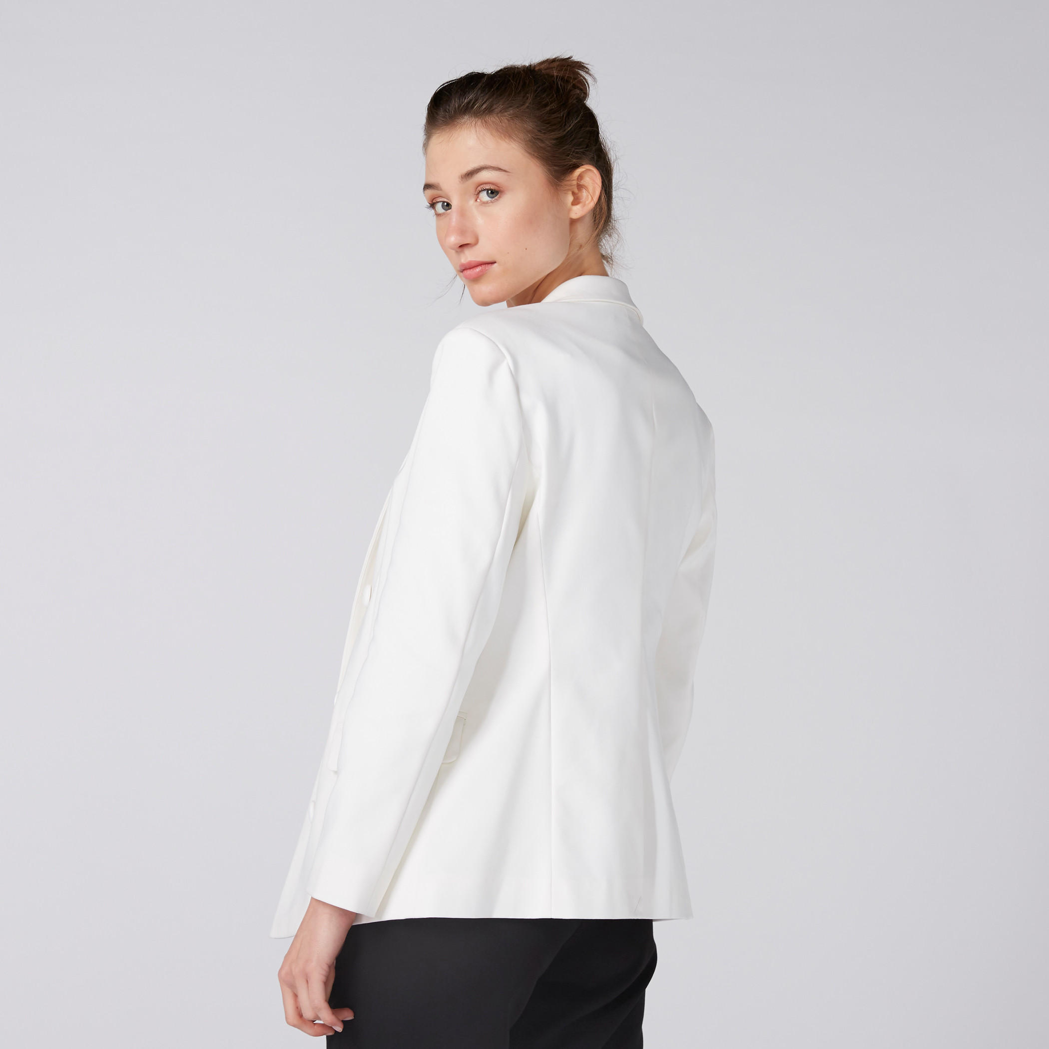 بليزر بأكمام طويلة وزر إغلاق وجيوب-women-clothing-coatsandjackets-blazers-image-4