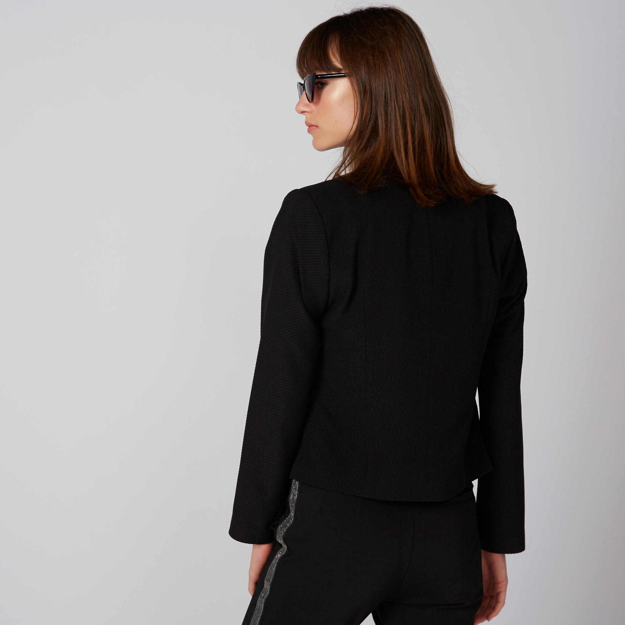 Long Sleeves Bomber Jacket with Zip Closure-women-winterwear-coatsandjackets-jackets-image-2
