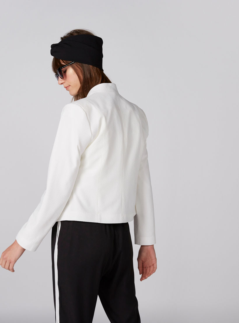 جاكيت بارز الملمس بأكمام طويلة وسحّاب للإغلاق-women-winterwear-coatsandjackets-jackets-image-3