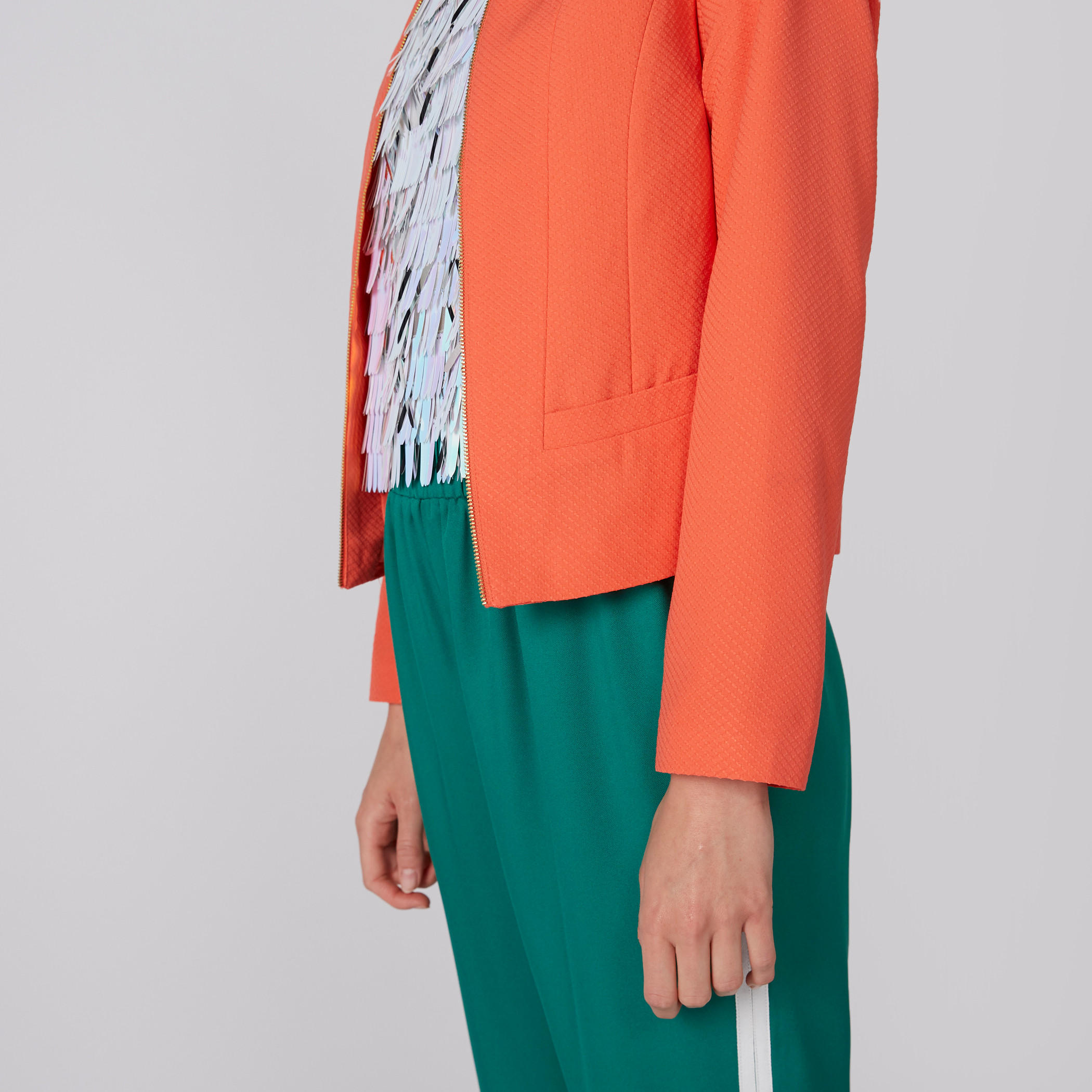 جاكيت بأكمام طويلة وجيوب وأزرار-women-winterwear-coatsandjackets-jackets-image-4