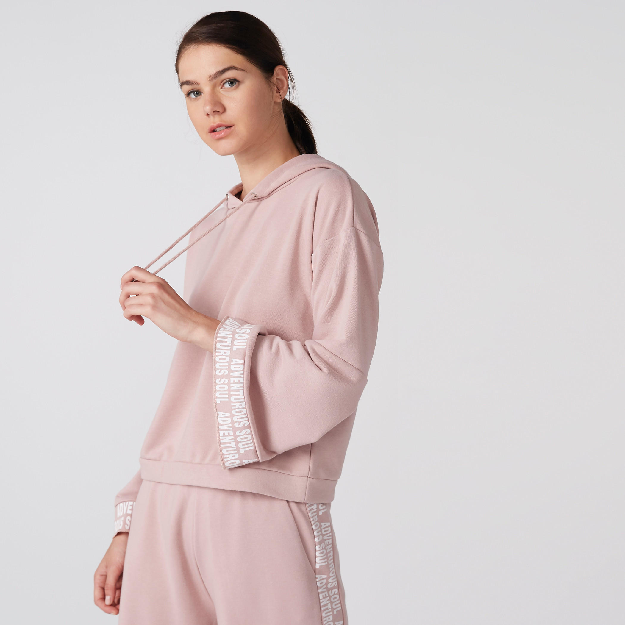 سويت شيرت بطبعات وأكمام واسعة-women-winterwear-hoodiesandsweatshirts-sweatshirts-image-6