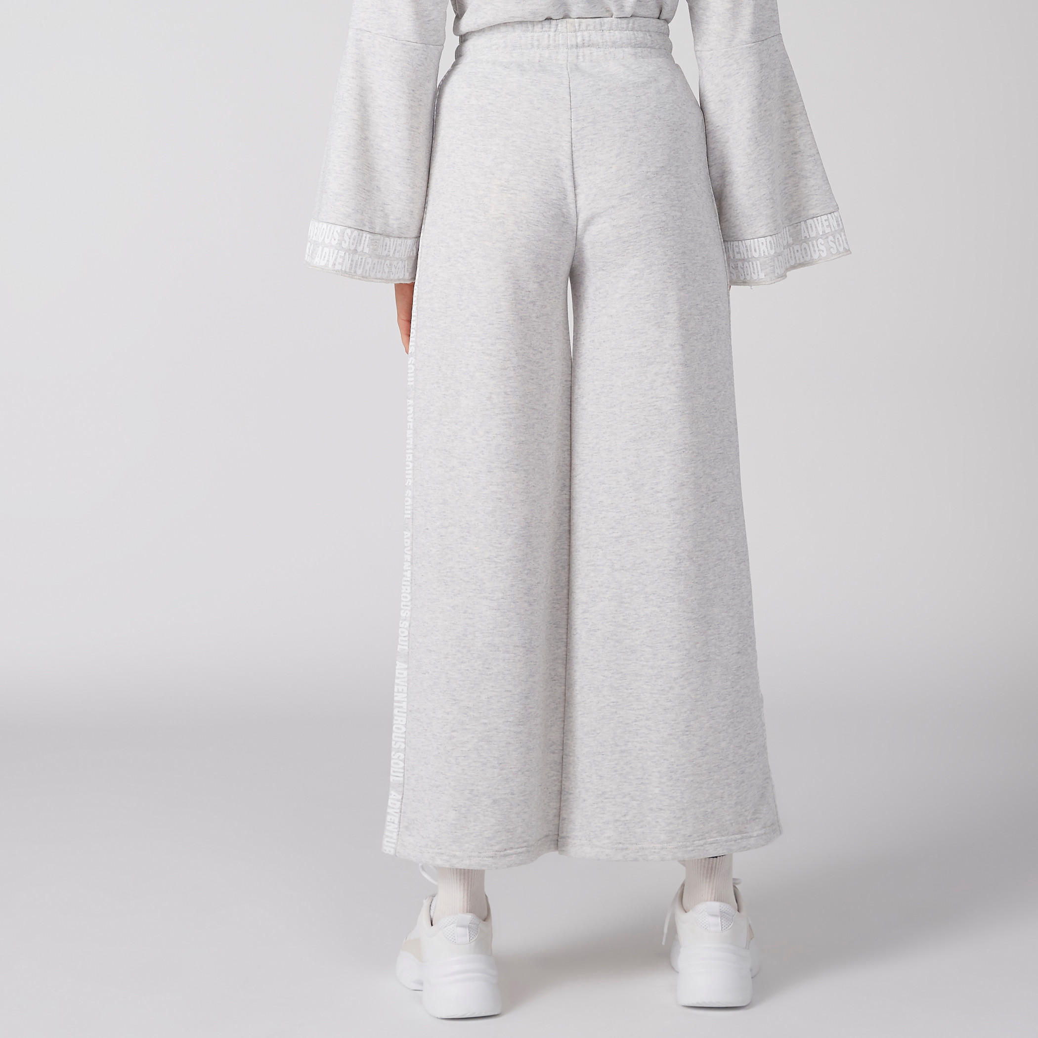 بنطال واسع الساقين بخصر مطّاطي وجيوب-women-clothing-bottoms-trousers-image-3