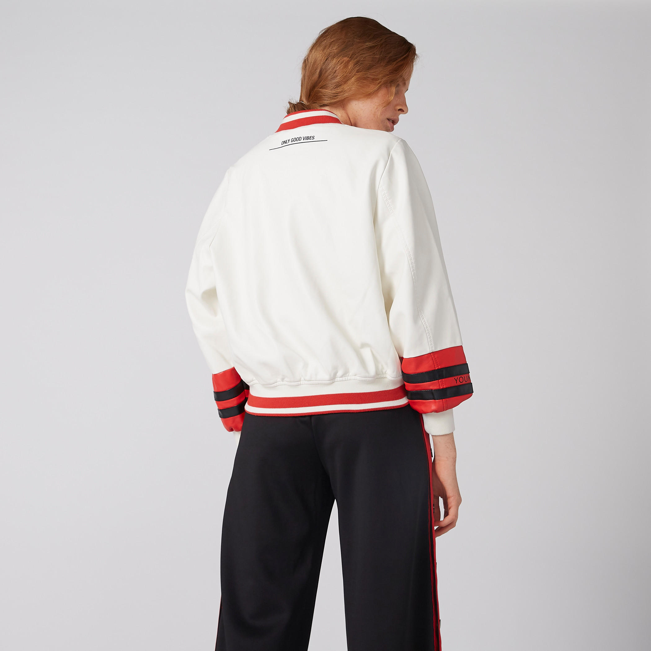 جاكيت بومبر بأكمام طويلة وسحّاب إغلاق وطبعات-women-winterwear-coatsandjackets-jackets-image-6