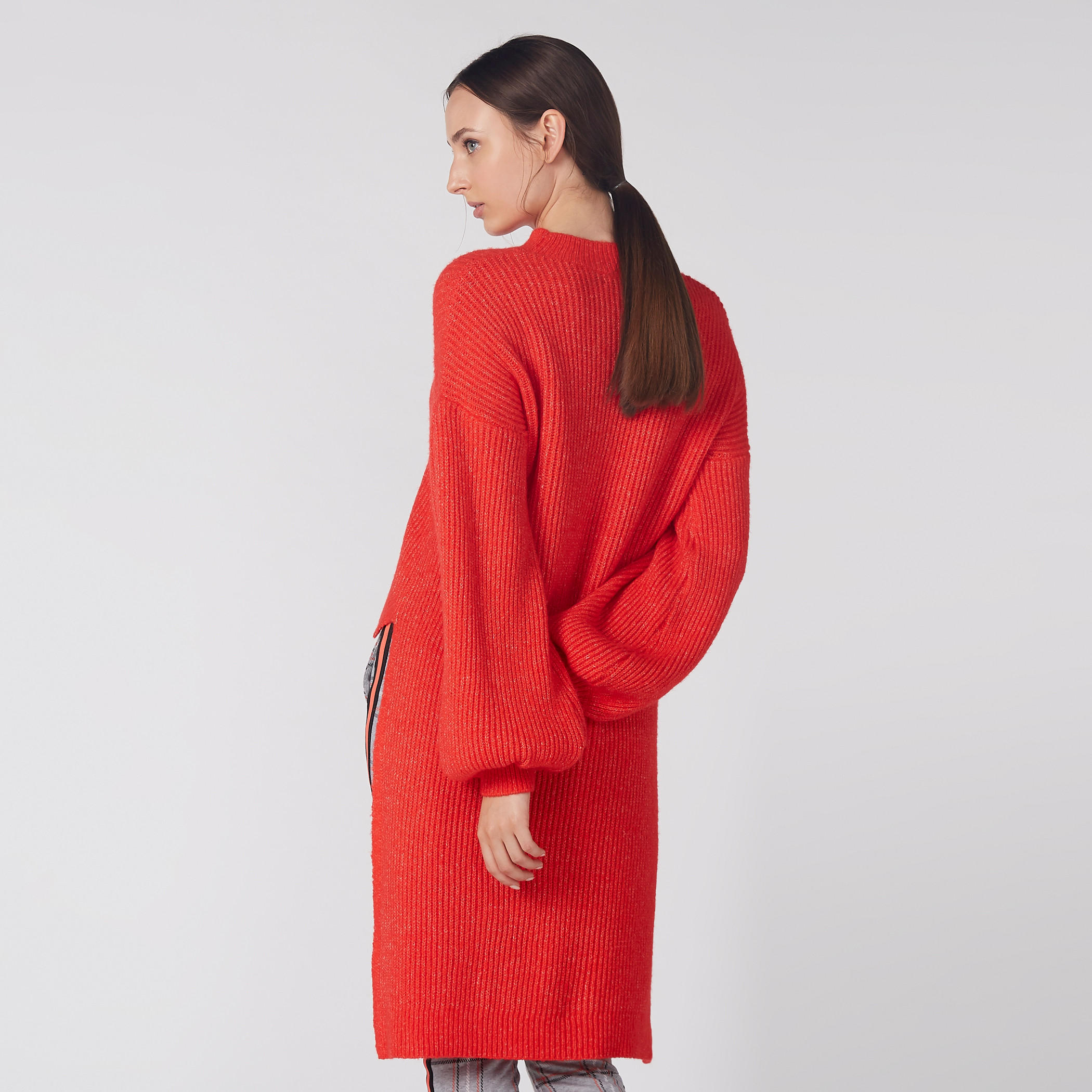بلوزة طويلة بارزة الملمس بياقة عالية وأكمام طويلة-women-clothing-cardigansandjumpers-jumpers-image-4