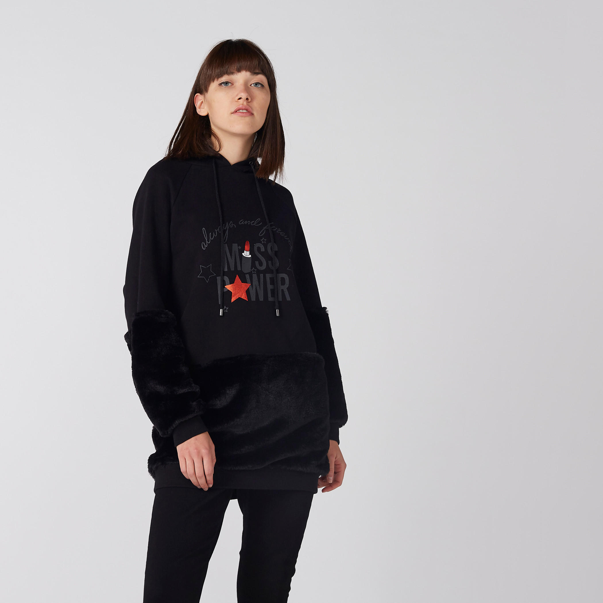 سويت شيرت منقوش بأكمام طويلة وقبعة متصلة-women-winterwear-hoodiesandsweatshirts-hoodies-image-1
