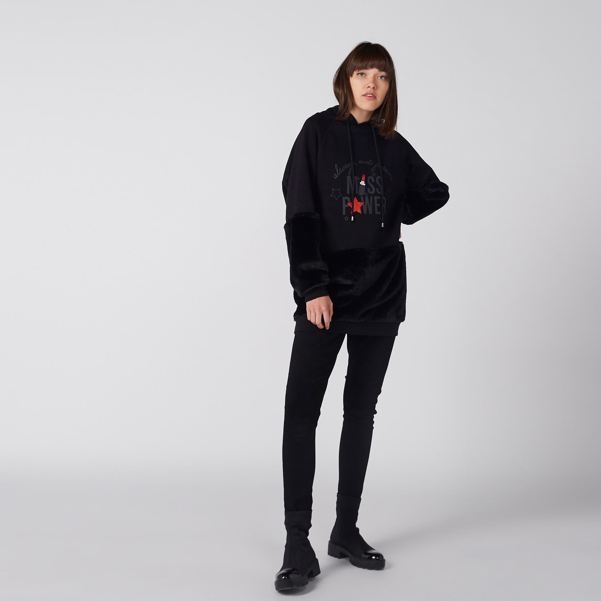 سويت شيرت منقوش بأكمام طويلة وقبعة متصلة-women-winterwear-hoodiesandsweatshirts-hoodies-image-3