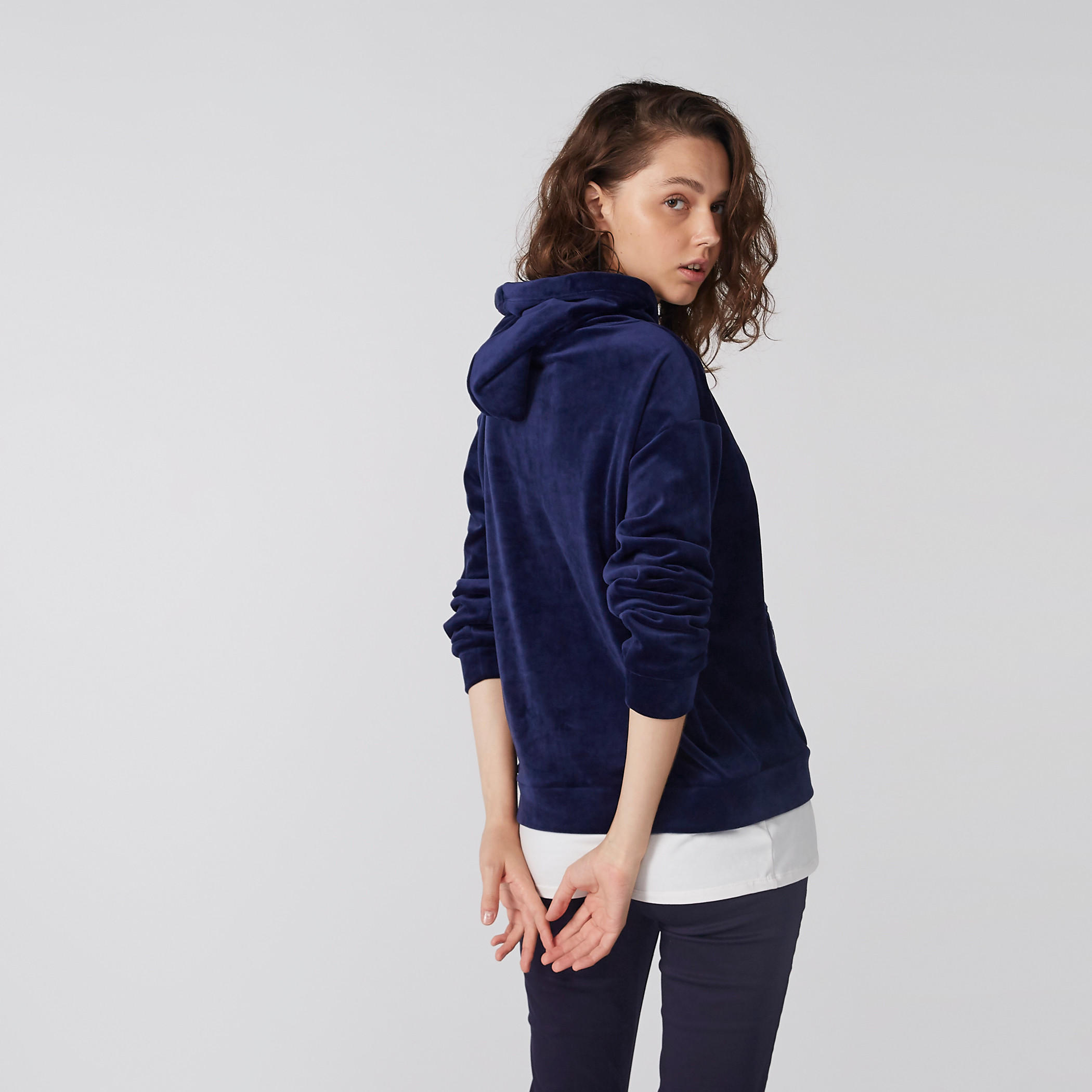 سويت شيرت بارز الملمس بقبعة وأكمام طويلة-women-winterwear-hoodiesandsweatshirts-hoodies-image-3