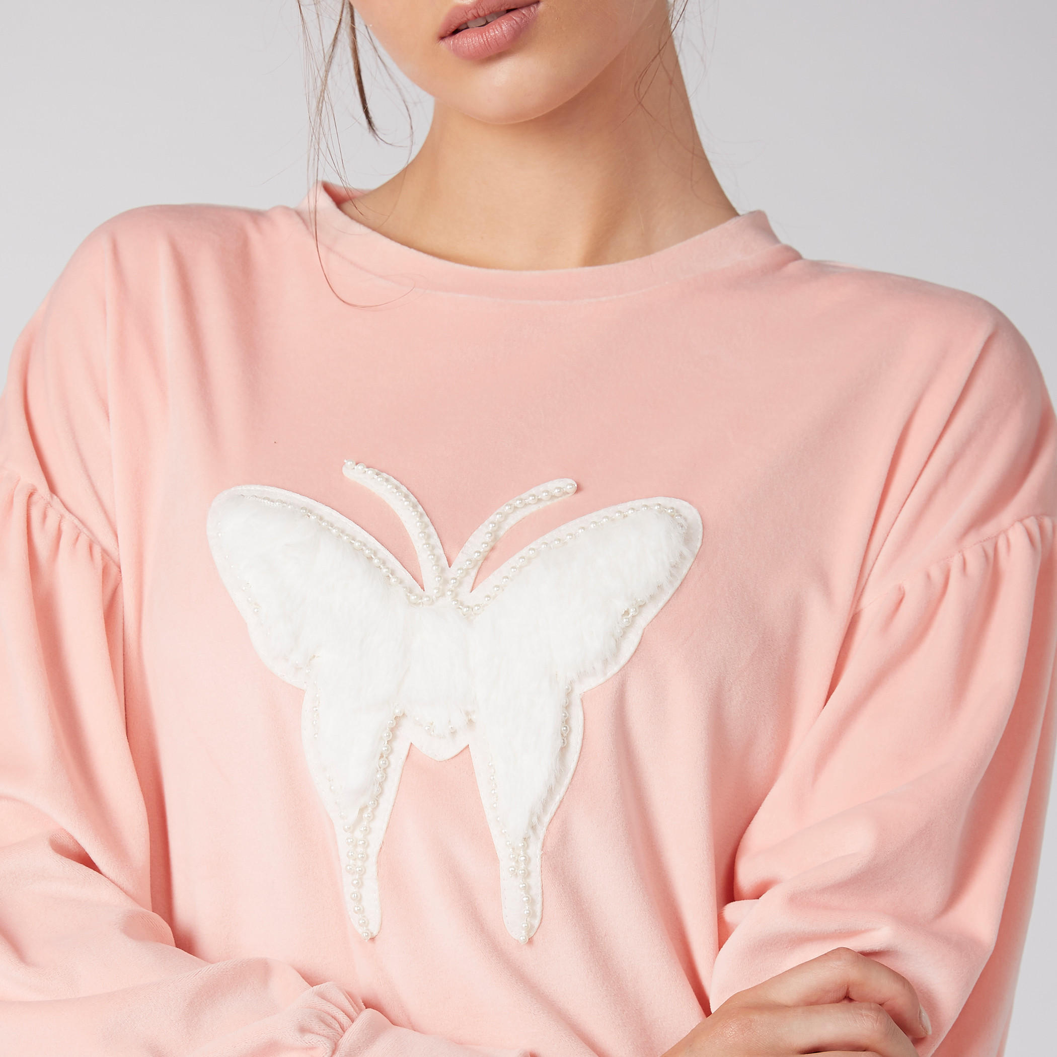 سويت شيرت بياقة مستديرة وأكمام طويلة وتفاصيل لؤلؤ-women-winterwear-hoodiesandsweatshirts-sweatshirts-image-3