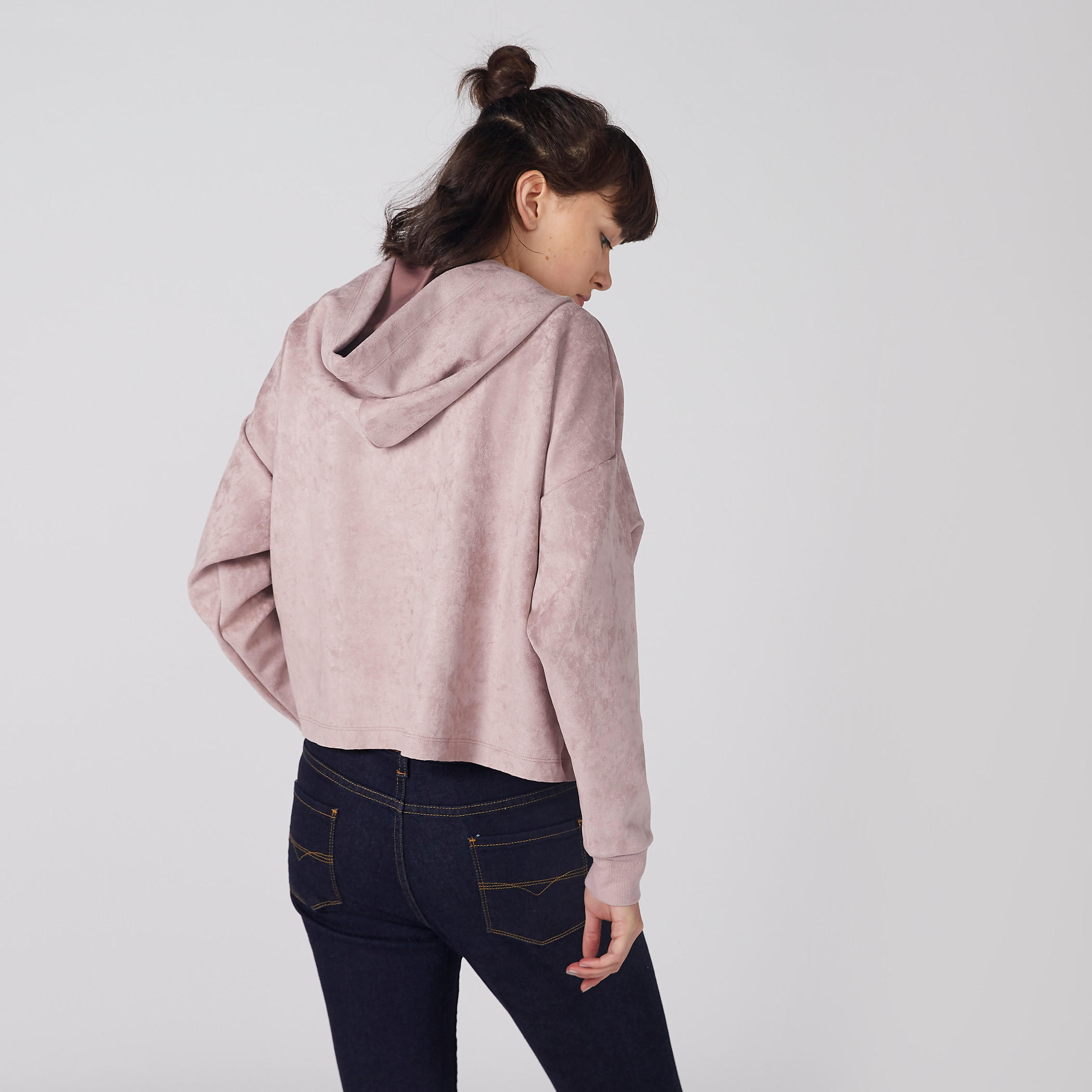 سويت شيرت مُطرّز بأكمام طويلة وقبعة-women-winterwear-hoodiesandsweatshirts-hoodies-image-4