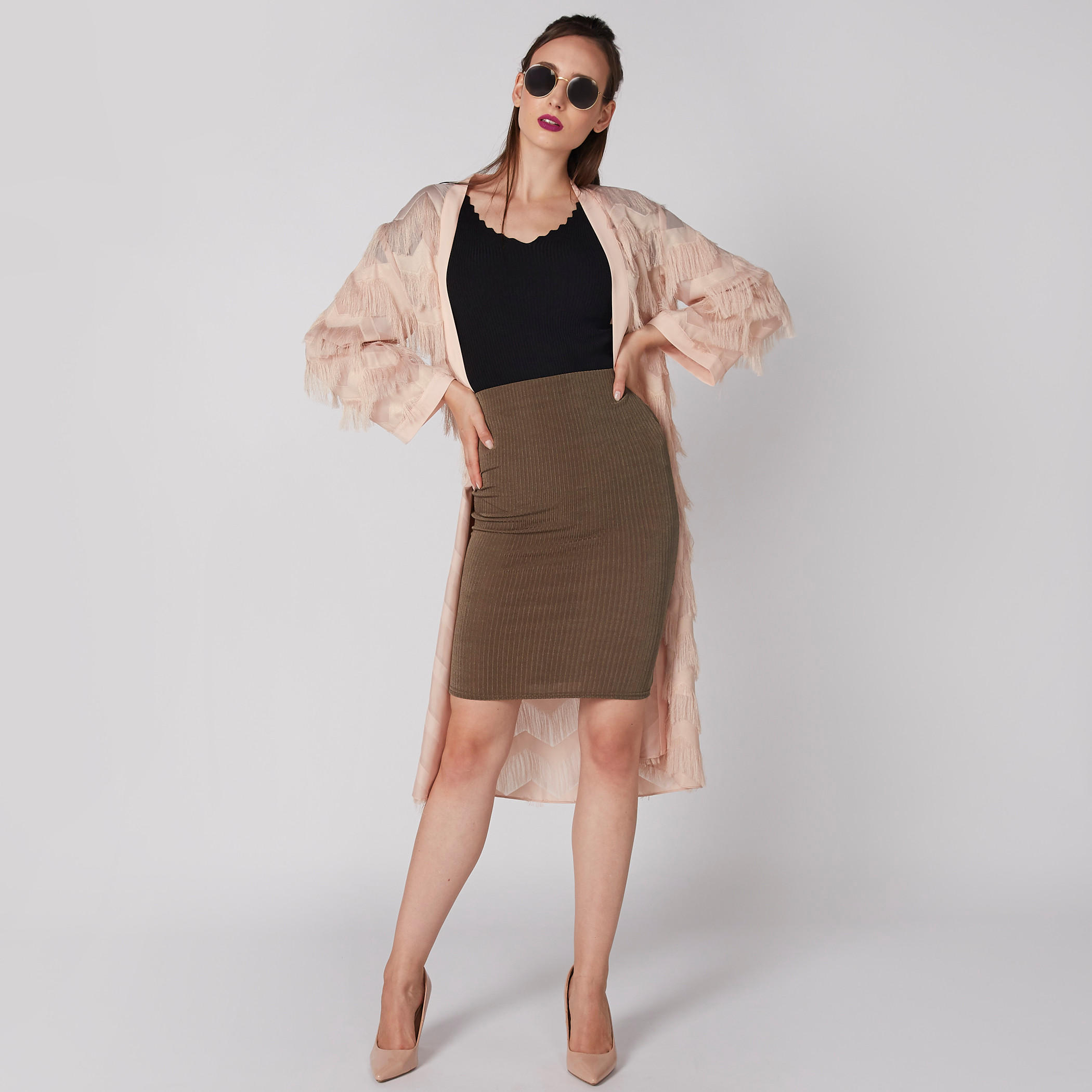 تنورة ضيّقة متوسطة الطول بارزة الملمس بخصر مطّاطي-women-clothing-bottoms-skirts-image-2