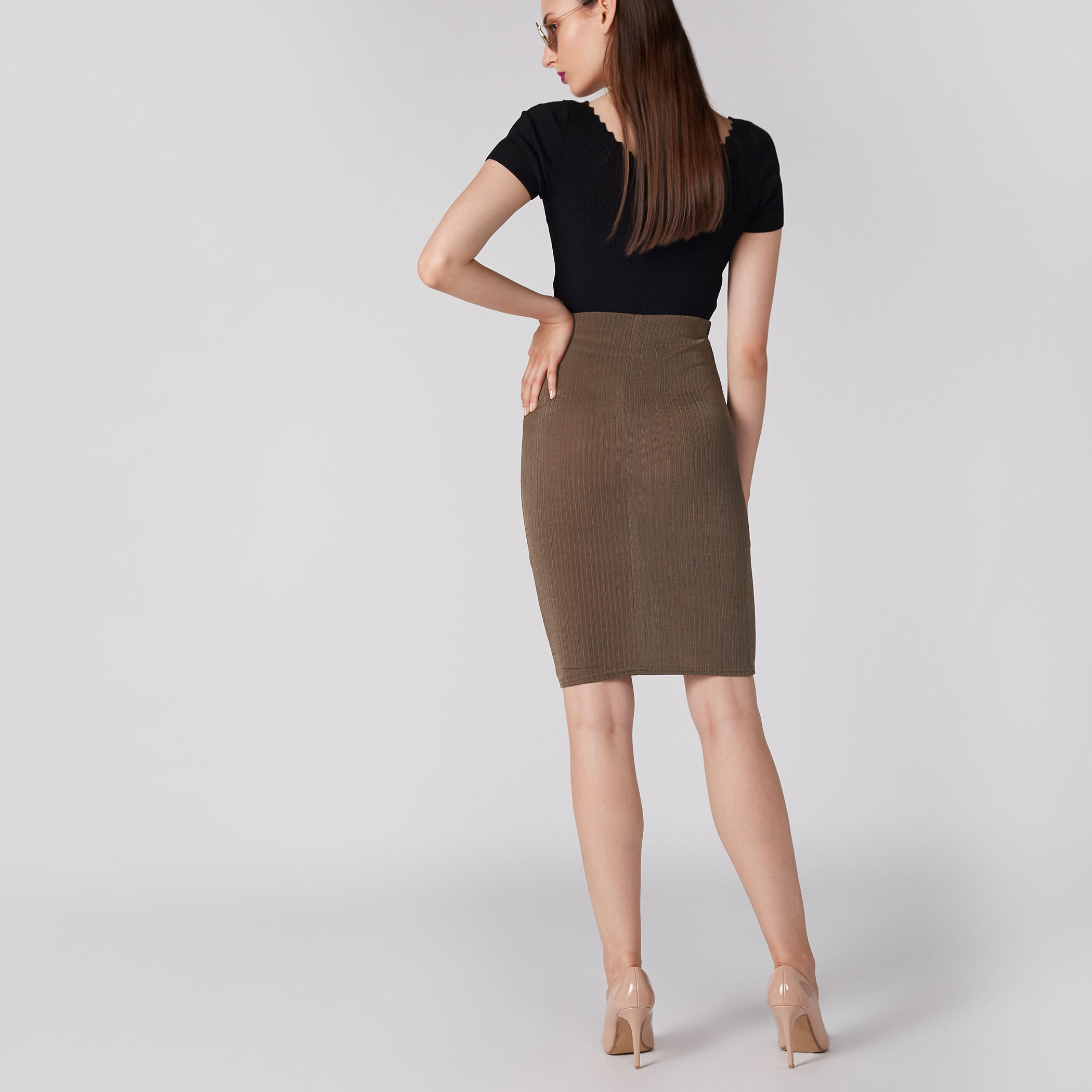 تنورة ضيّقة متوسطة الطول بارزة الملمس بخصر مطّاطي-women-clothing-bottoms-skirts-image-4