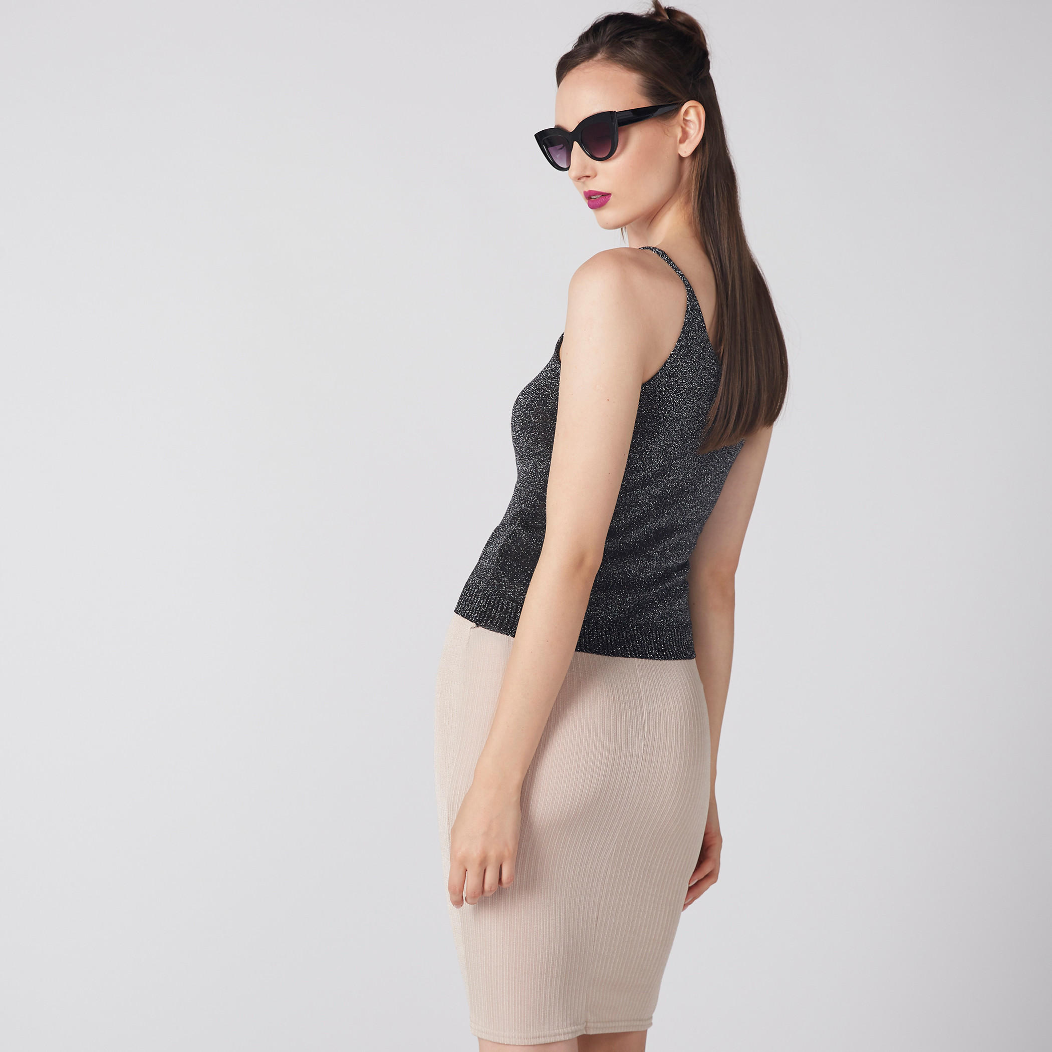 تنورة مضلّعة متوسطة الطول بقصّة ضيّقة-women-clothing-bottoms-skirts-image-4