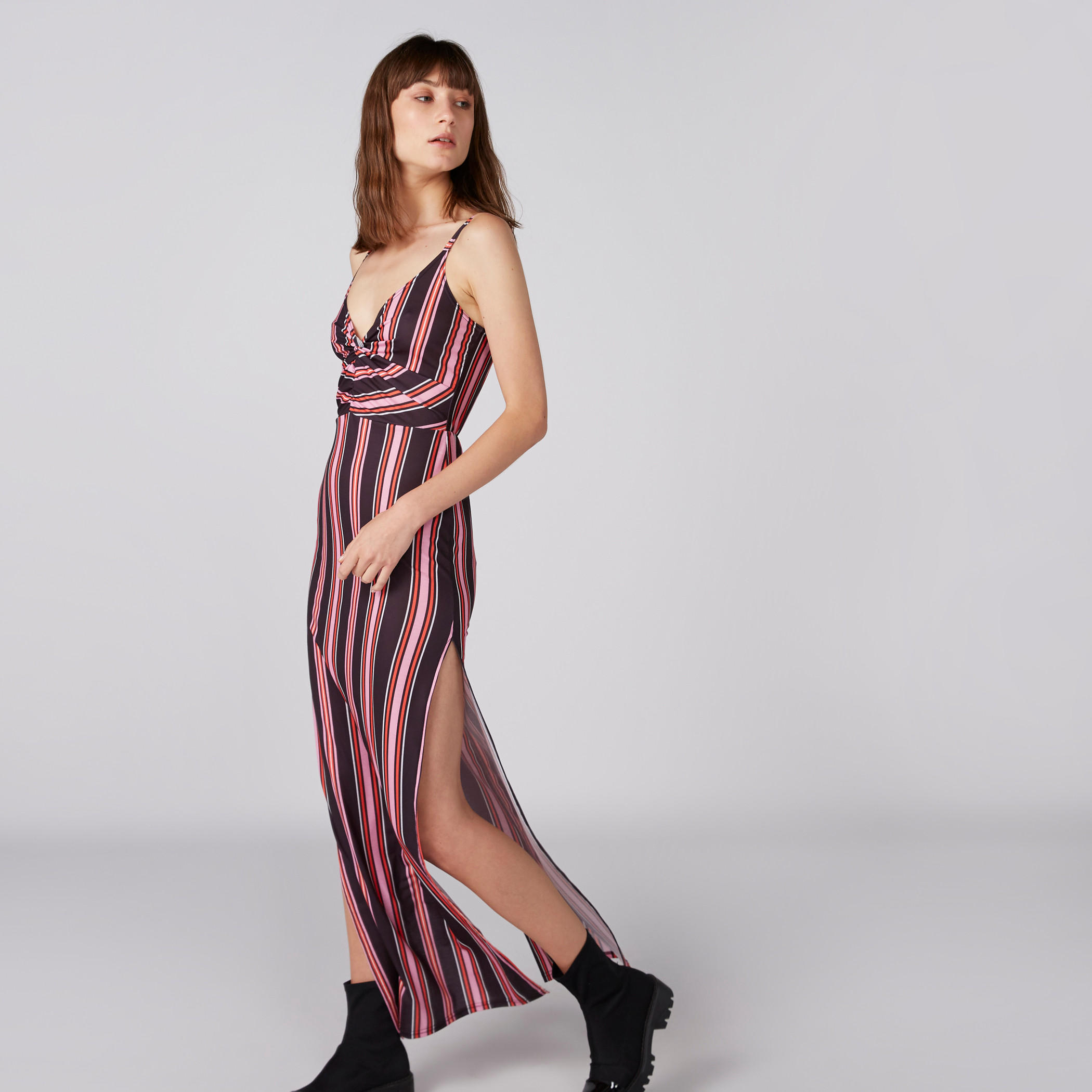 فستان طويل مقلّم بحمّالات رفيعة قابلة للتعديل وفتحة-women-clothing-dresses-image-3