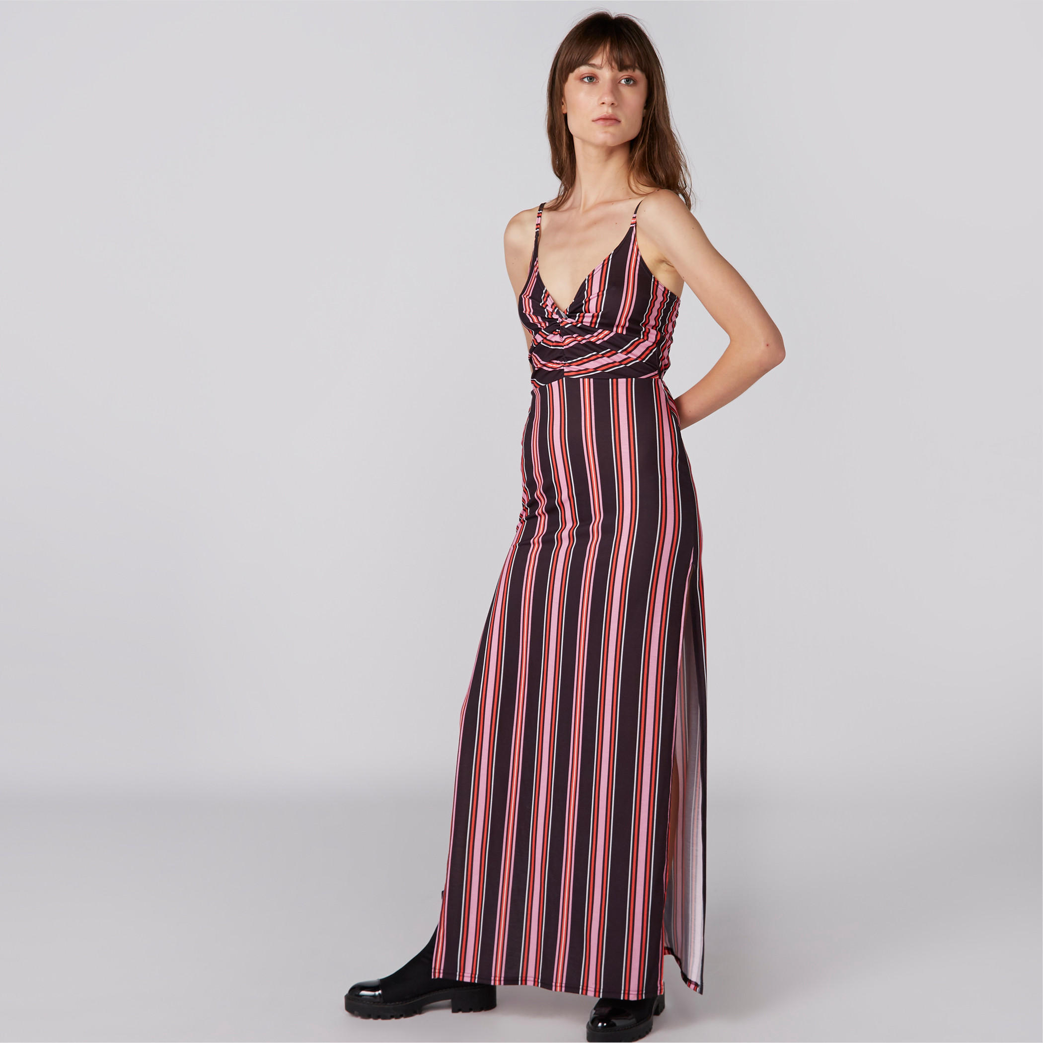 فستان طويل مقلّم بحمّالات رفيعة قابلة للتعديل وفتحة-women-clothing-dresses-image-4
