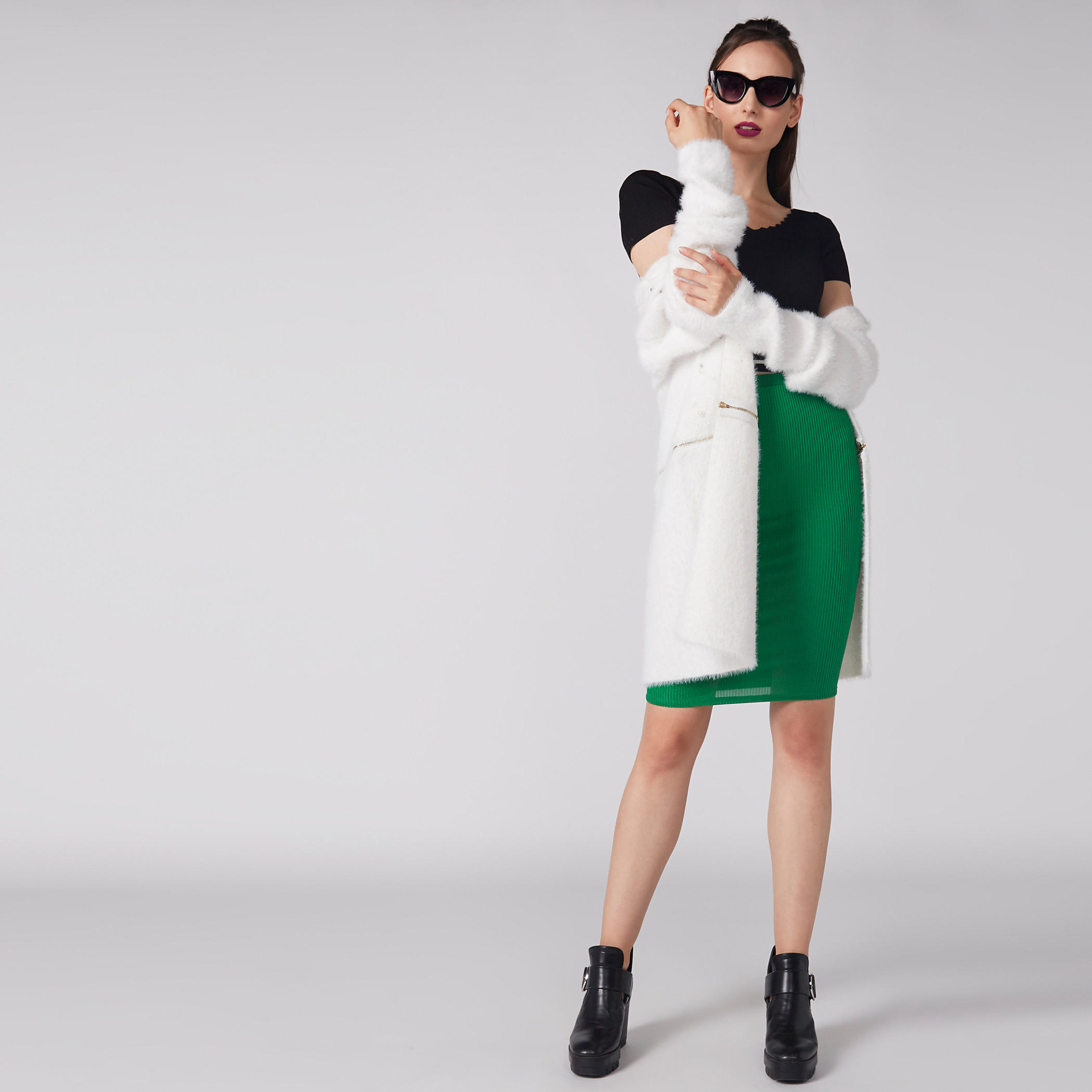 تنورة ضيّقة مضلّعة متوسطة الطول بخصر مطّاطي-women-clothing-bottoms-skirts-image-2