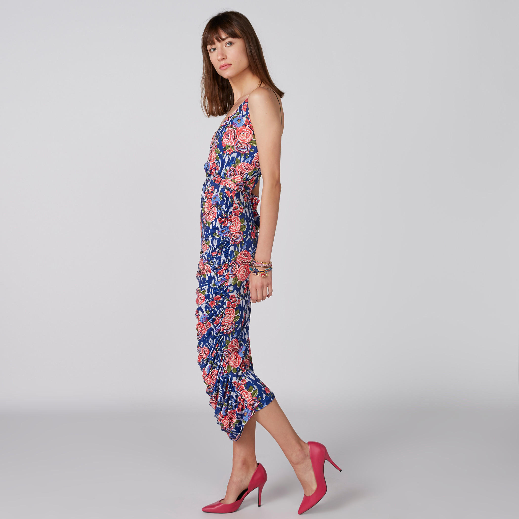 فستان بقصّة ضيّقة وحمّالات رفيعة وطبعات-women-clothing-dresses-image-4