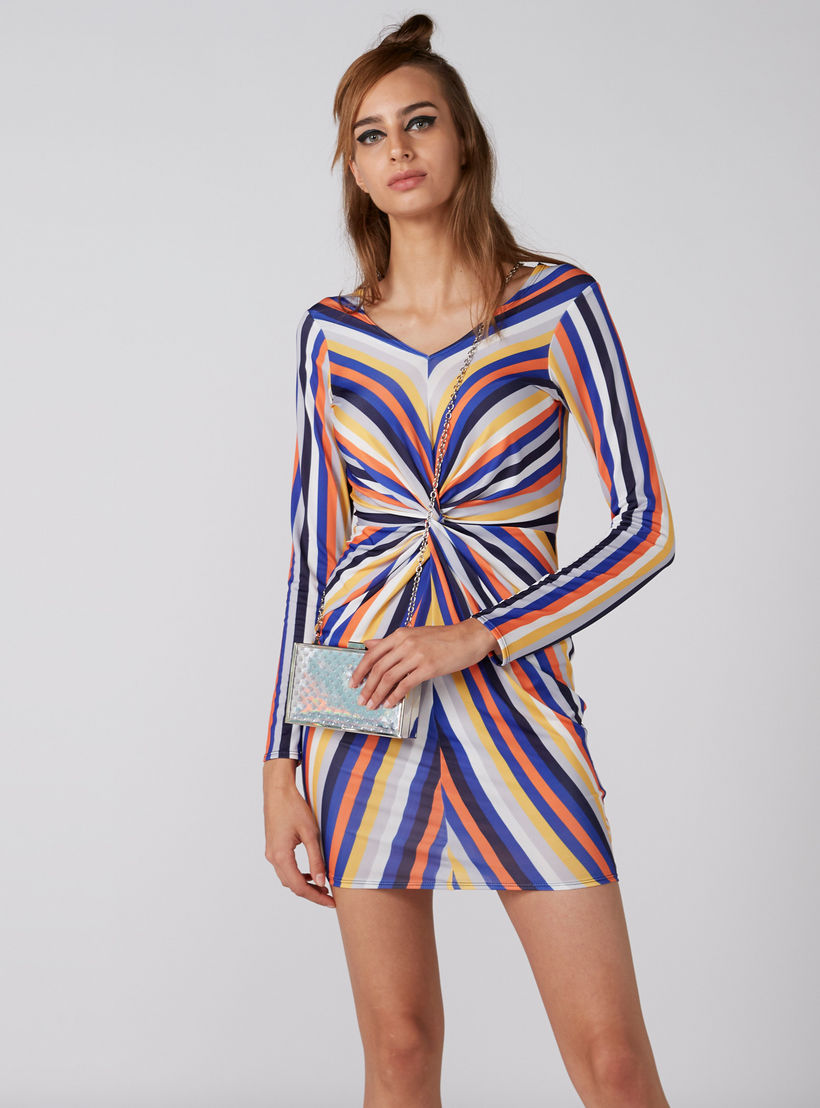 فستان قصير مقلم بقصّة ضيقة وأكمام طويلة-women-clothing-dresses-image-3