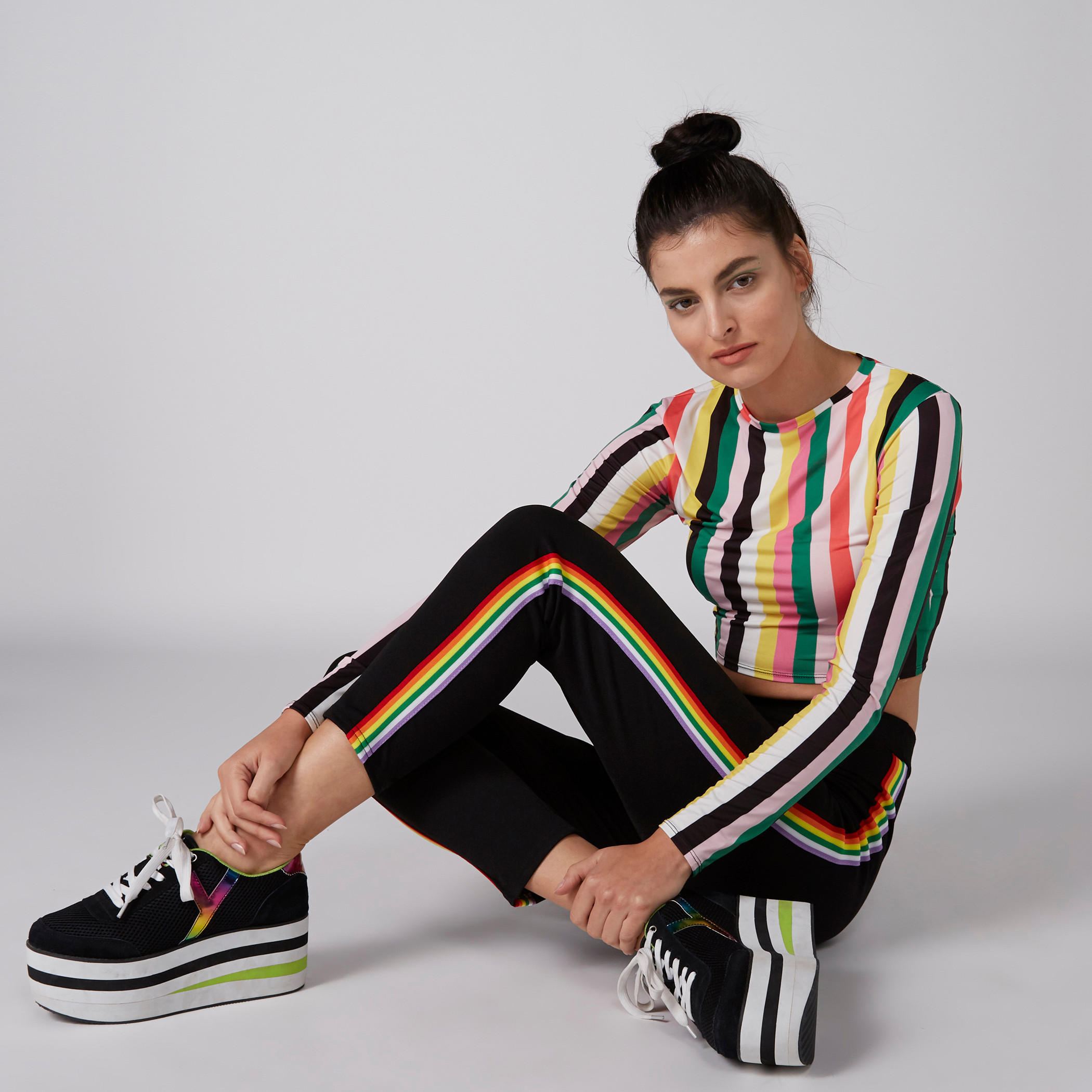بنطال قصير بخصر مطّاطي-women-clothing-bottoms-trousers-image-1