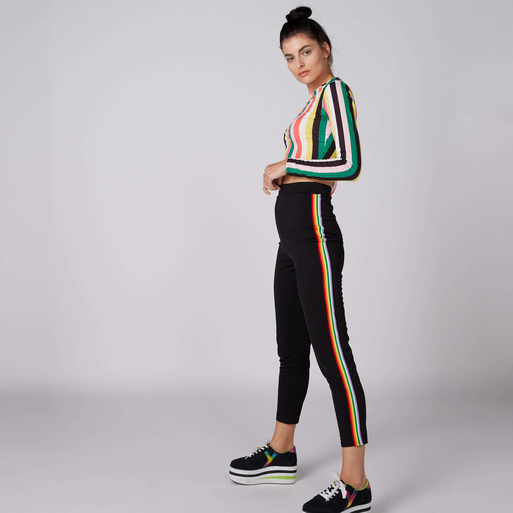بنطال قصير بخصر مطّاطي-women-clothing-bottoms-trousers-image-3