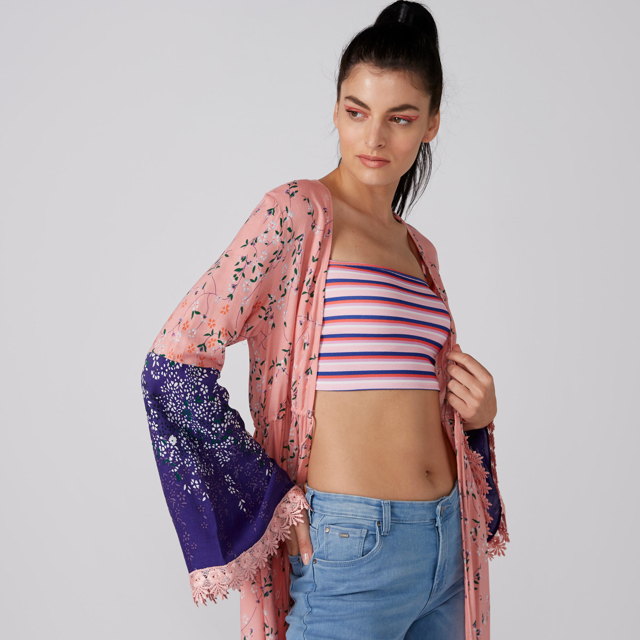 بلوزة مقملة قصيرة بحمّالات رفيعة-women-clothing-shirtsandblouses-blouses-image-2