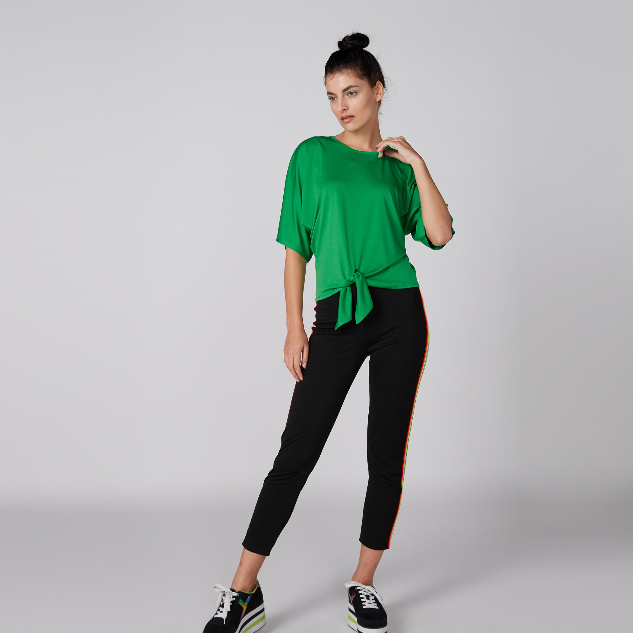 بلوزة بياقة مستديرة وأكمام متصلة ورباط-women-clothing-shirtsandblouses-blouses-image-1