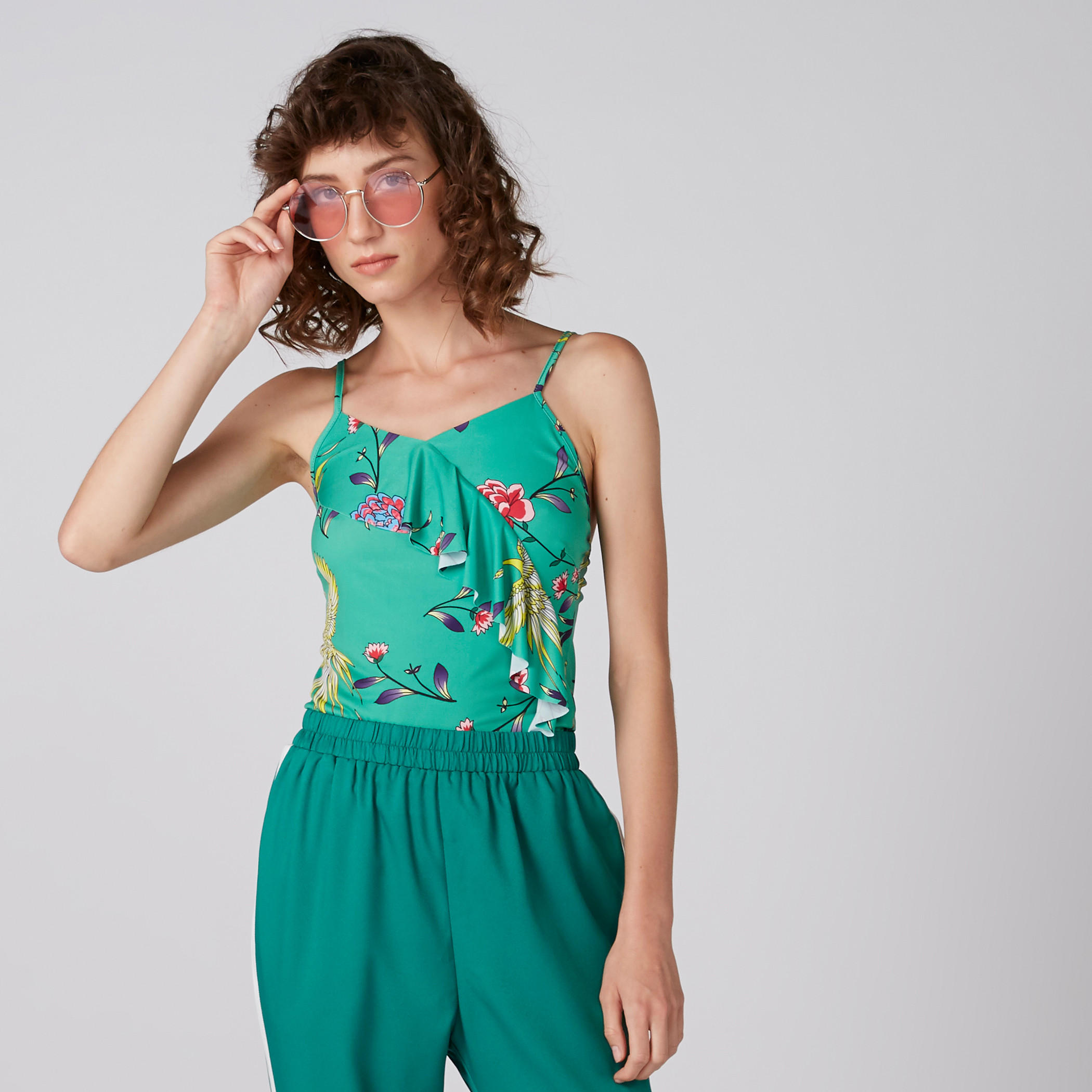 بلوزة بطبعات وحمالات رفيعة وتفاصيل كشكش-women-clothing-shirtsandblouses-blouses-image-1