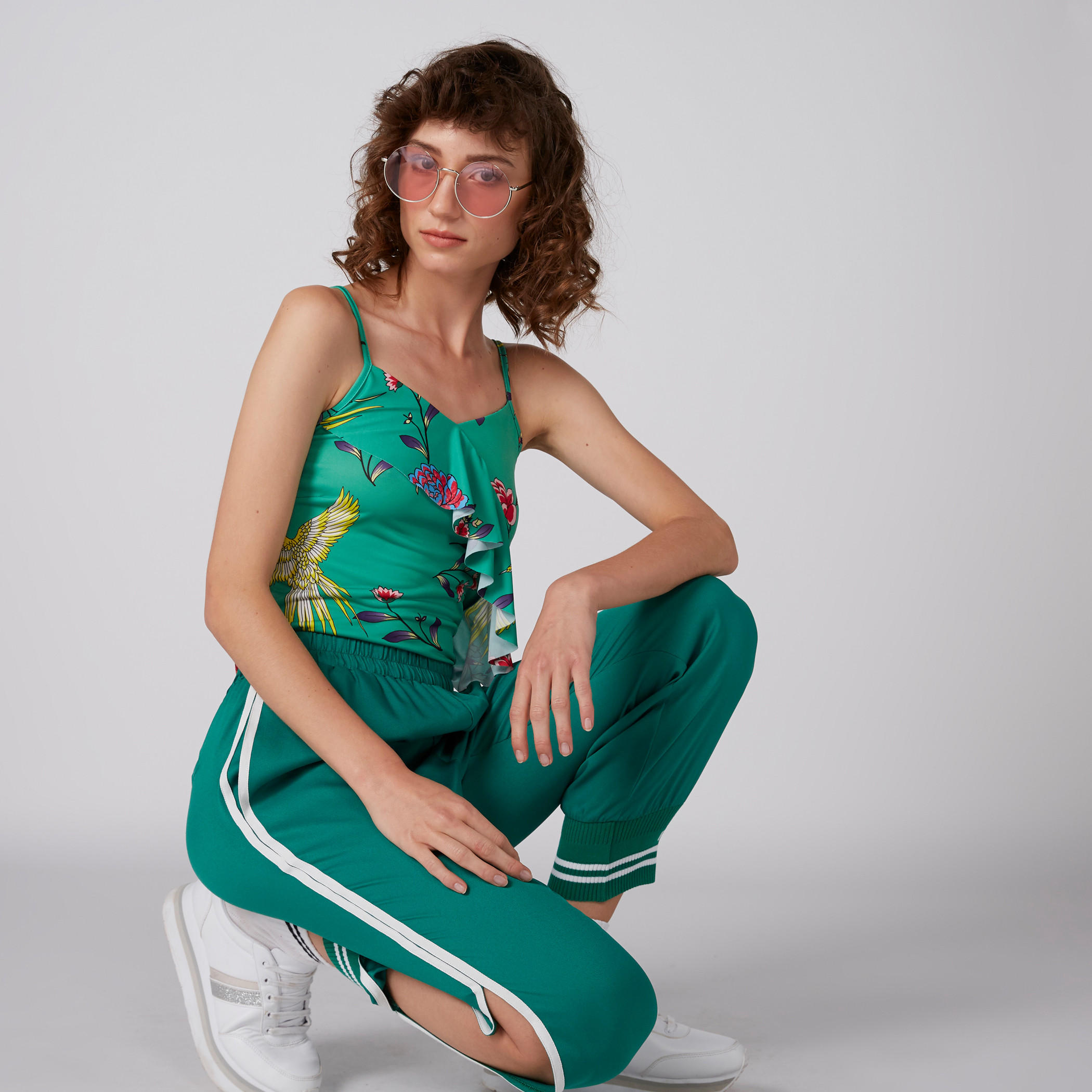 بلوزة بطبعات وحمالات رفيعة وتفاصيل كشكش-women-clothing-shirtsandblouses-blouses-image-3