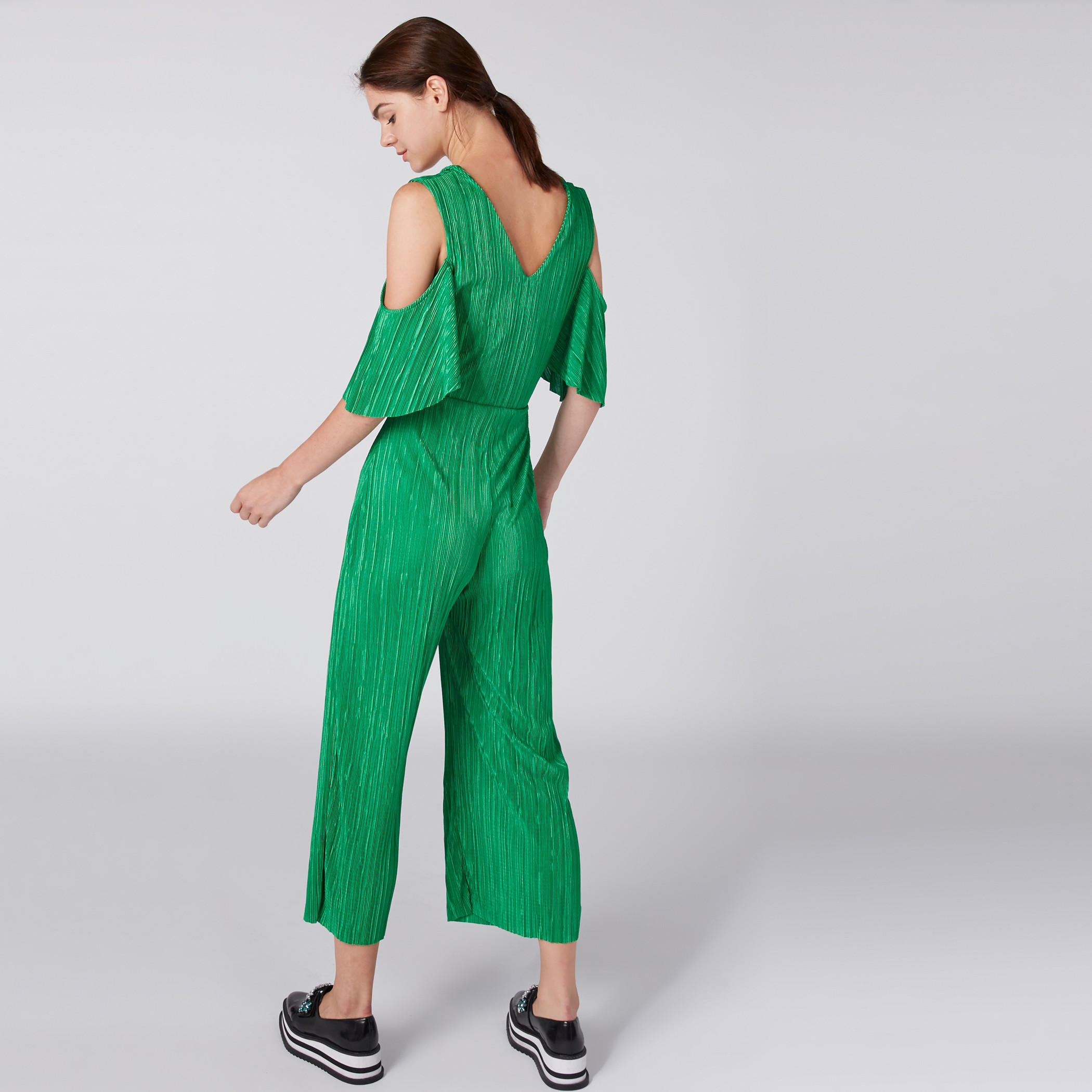 جمبسوت بارز الملمس بياقة v وأكتاف مكشوفة-women-clothing-jumpsuits-image-2