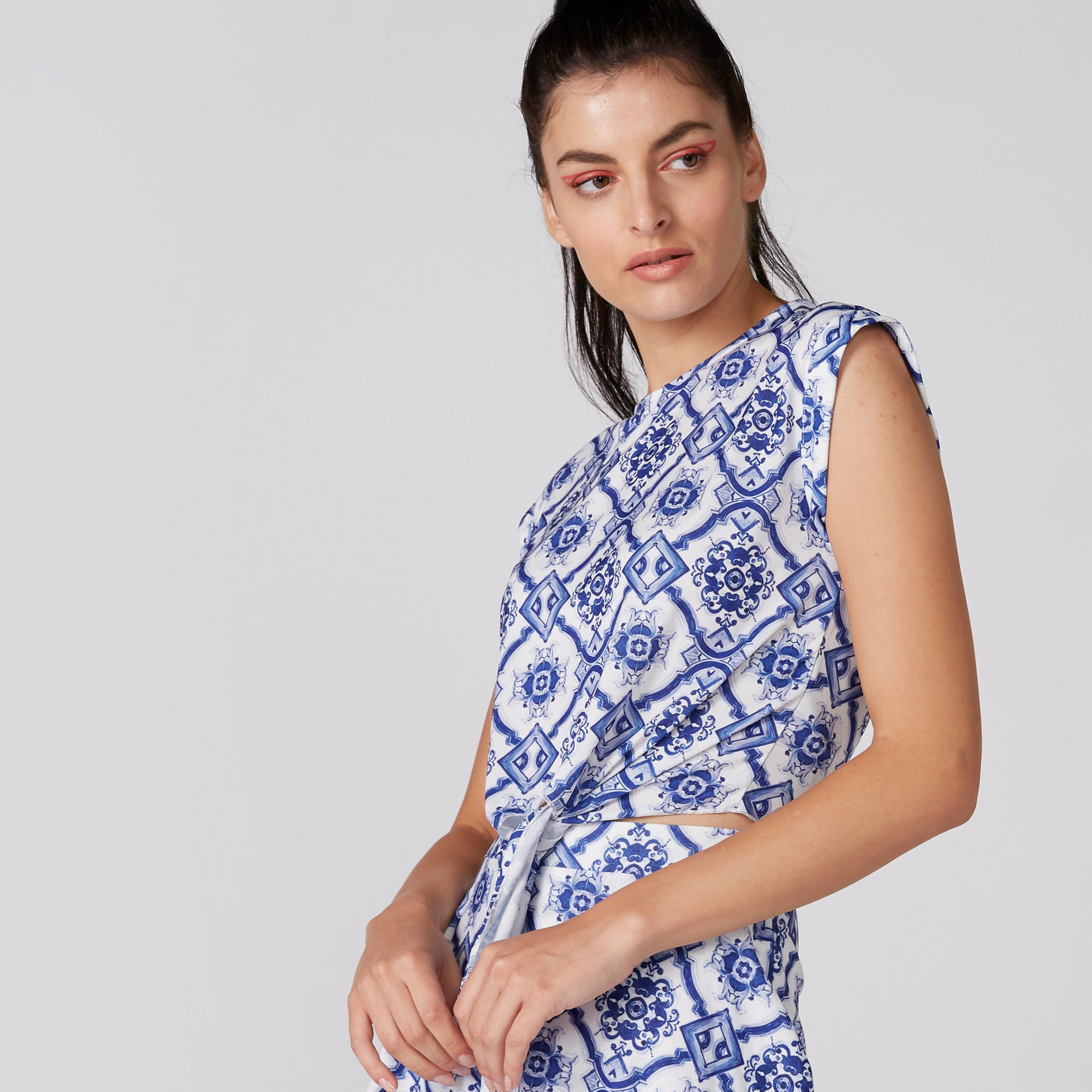 بلوزة بياقة مستديرة وأكمام متصلة وطبعات-women-clothing-shirtsandblouses-blouses-image-4