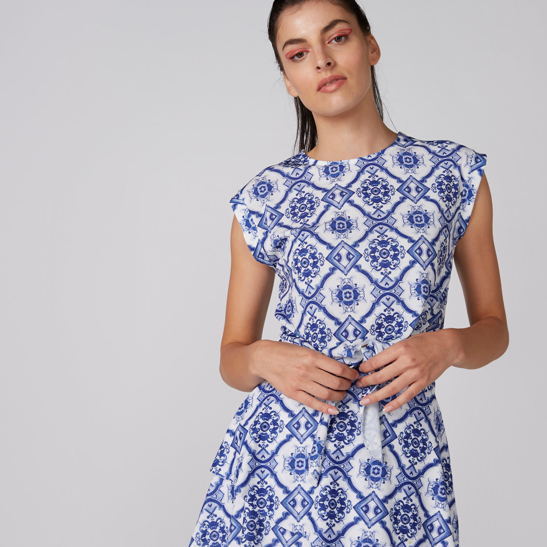 بلوزة بياقة مستديرة وأكمام متصلة وطبعات-women-clothing-shirtsandblouses-blouses-image-2