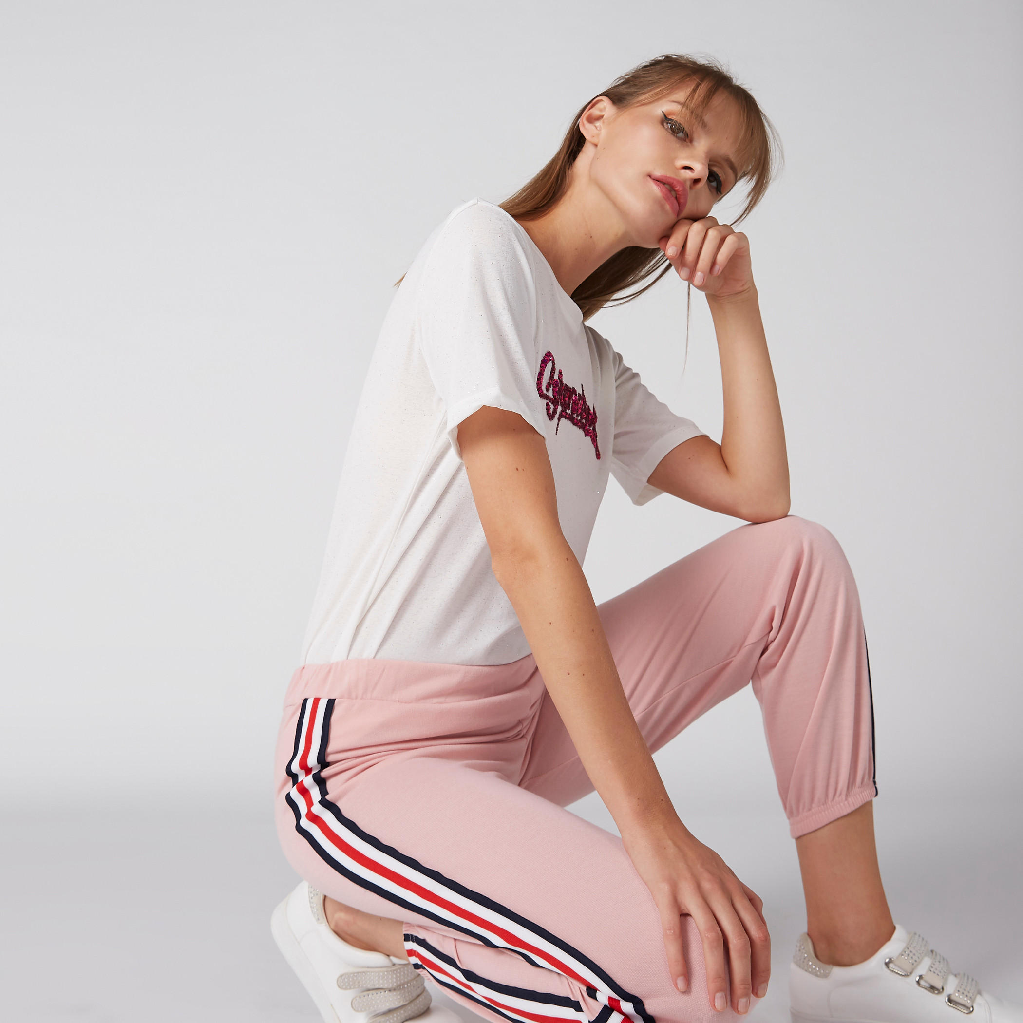 بنطال رياضي طويل بخصر مطّاطي-women-clothing-bottoms-joggers-image-1