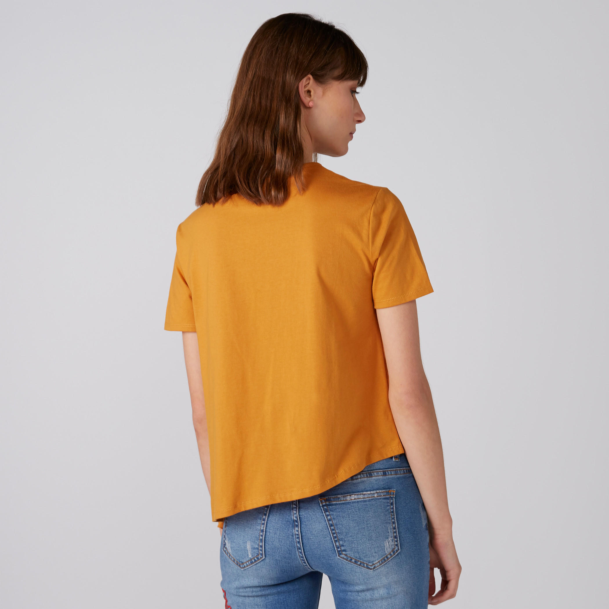 تيشيرت بياقة مستديرة وأكمام قصيرة وطبعات-women-clothing-tshirts-image-2