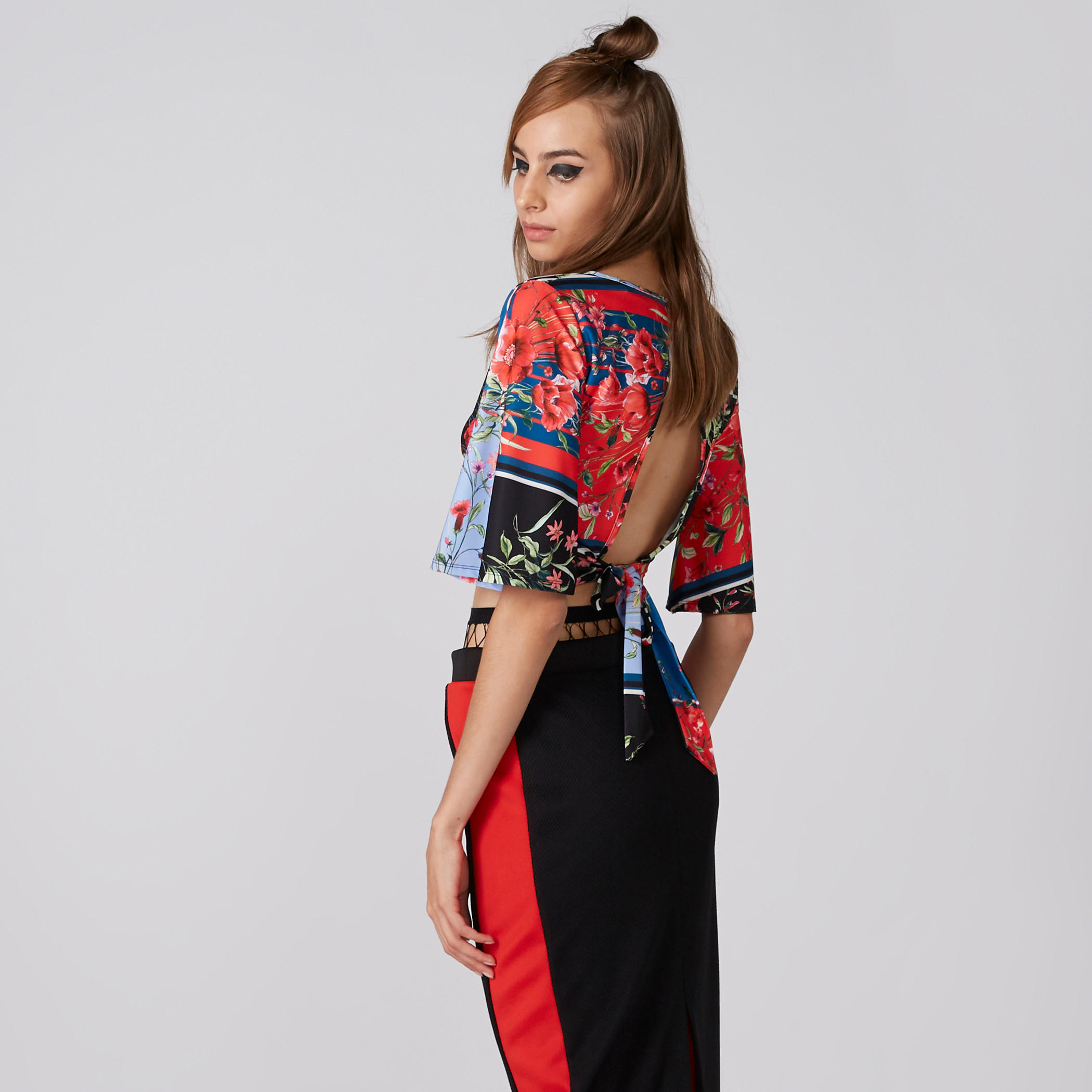 بلوزة قصيرة بأكمام واسعة وأربطة وطبعات أزهار-women-clothing-shirtsandblouses-blouses-image-2