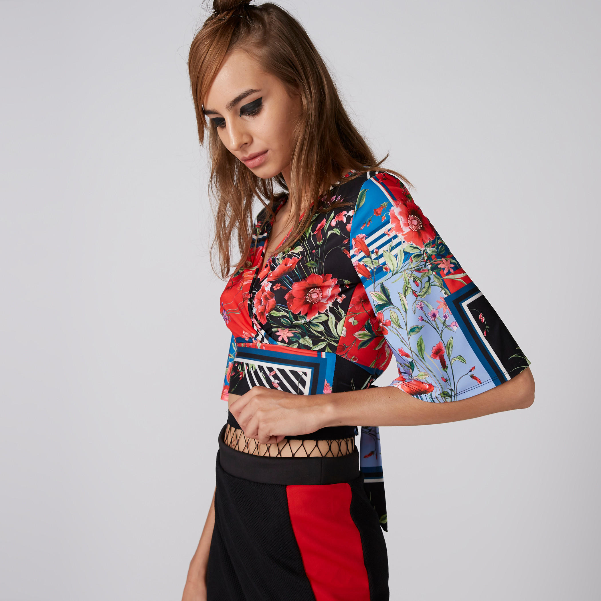بلوزة قصيرة بأكمام واسعة وأربطة وطبعات أزهار-women-clothing-shirtsandblouses-blouses-image-3