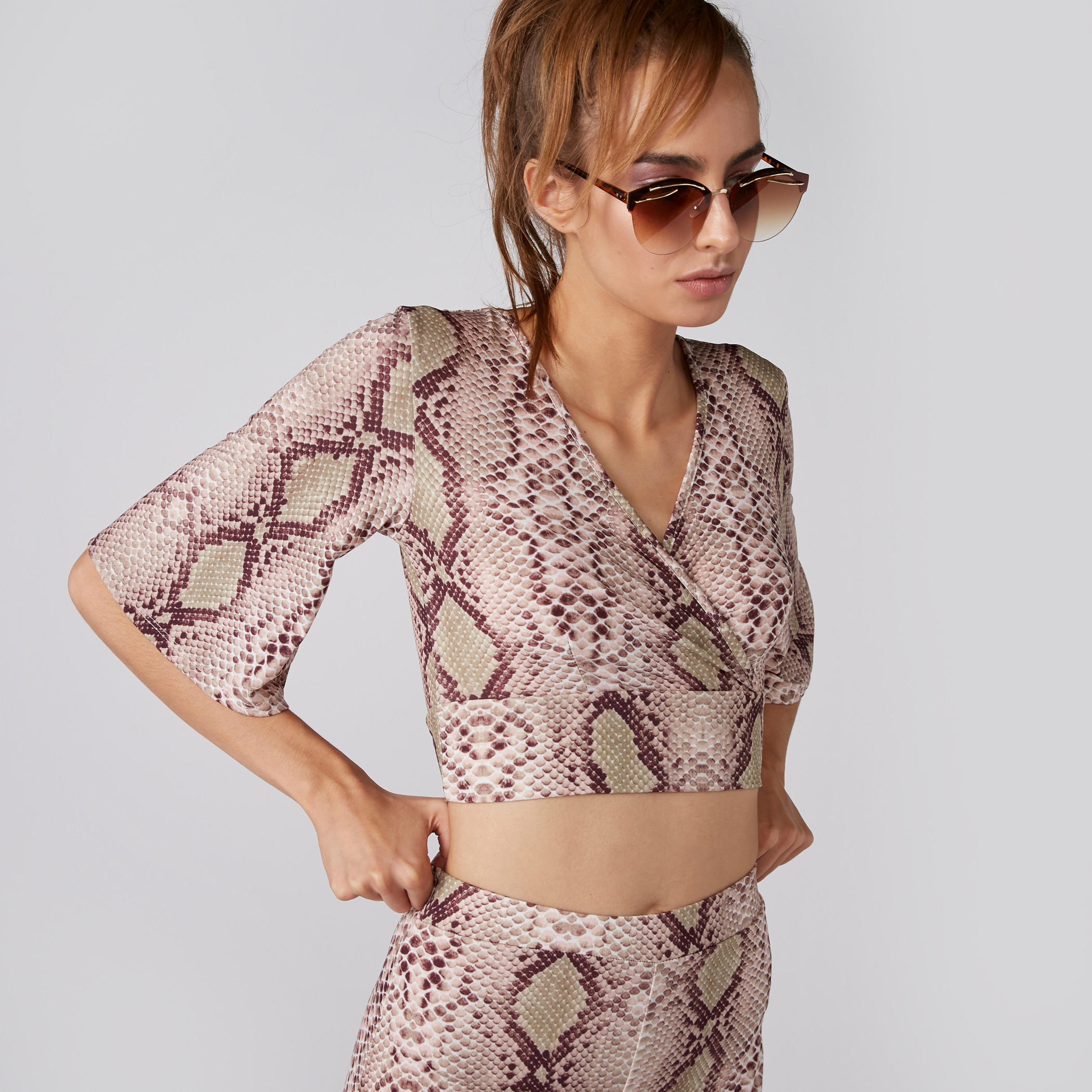 بلوزة قصيرة بأكمام واسعة وأربطة وطبعات-women-clothing-shirtsandblouses-blouses-image-2