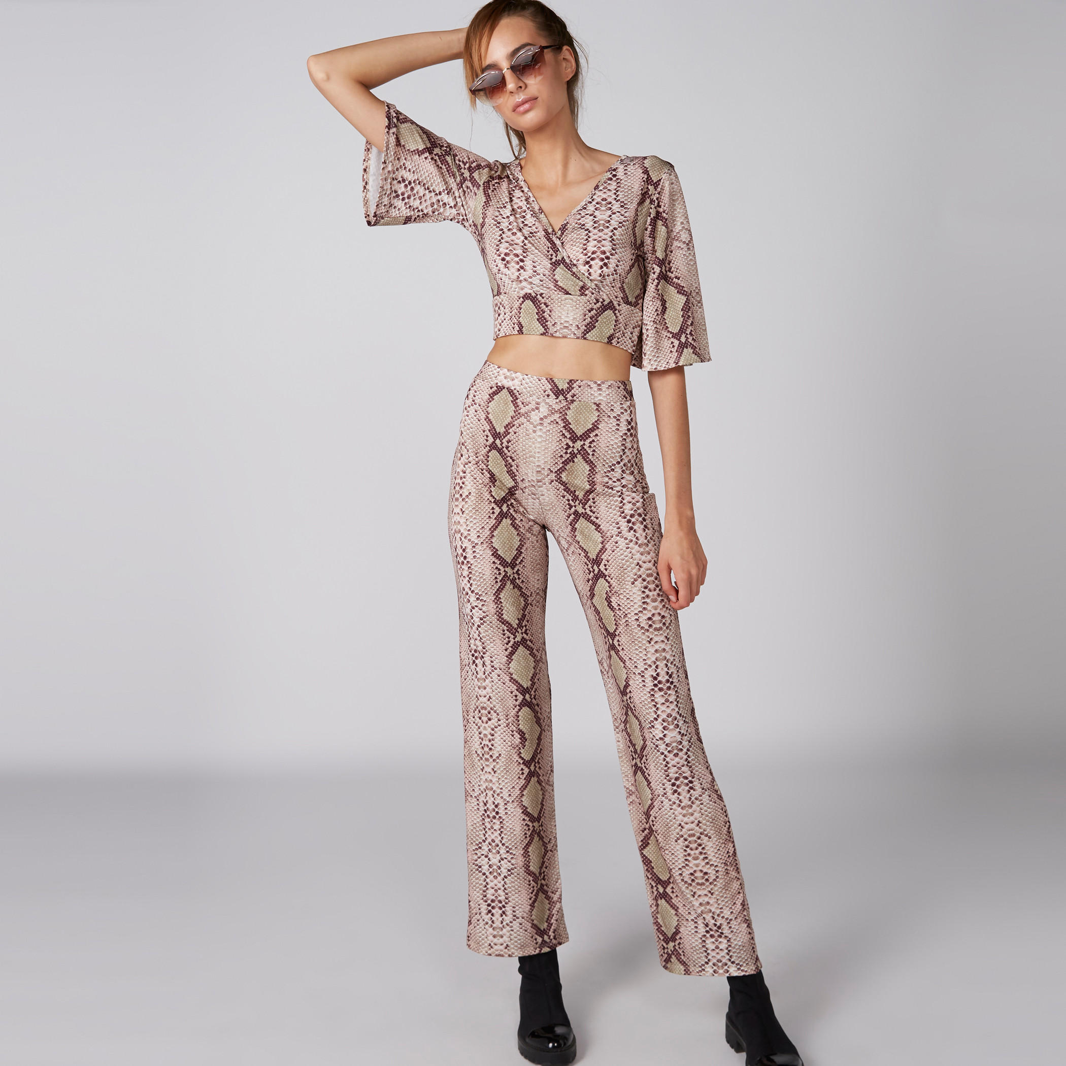 بلوزة قصيرة بأكمام واسعة وأربطة وطبعات-women-clothing-shirtsandblouses-blouses-image-3
