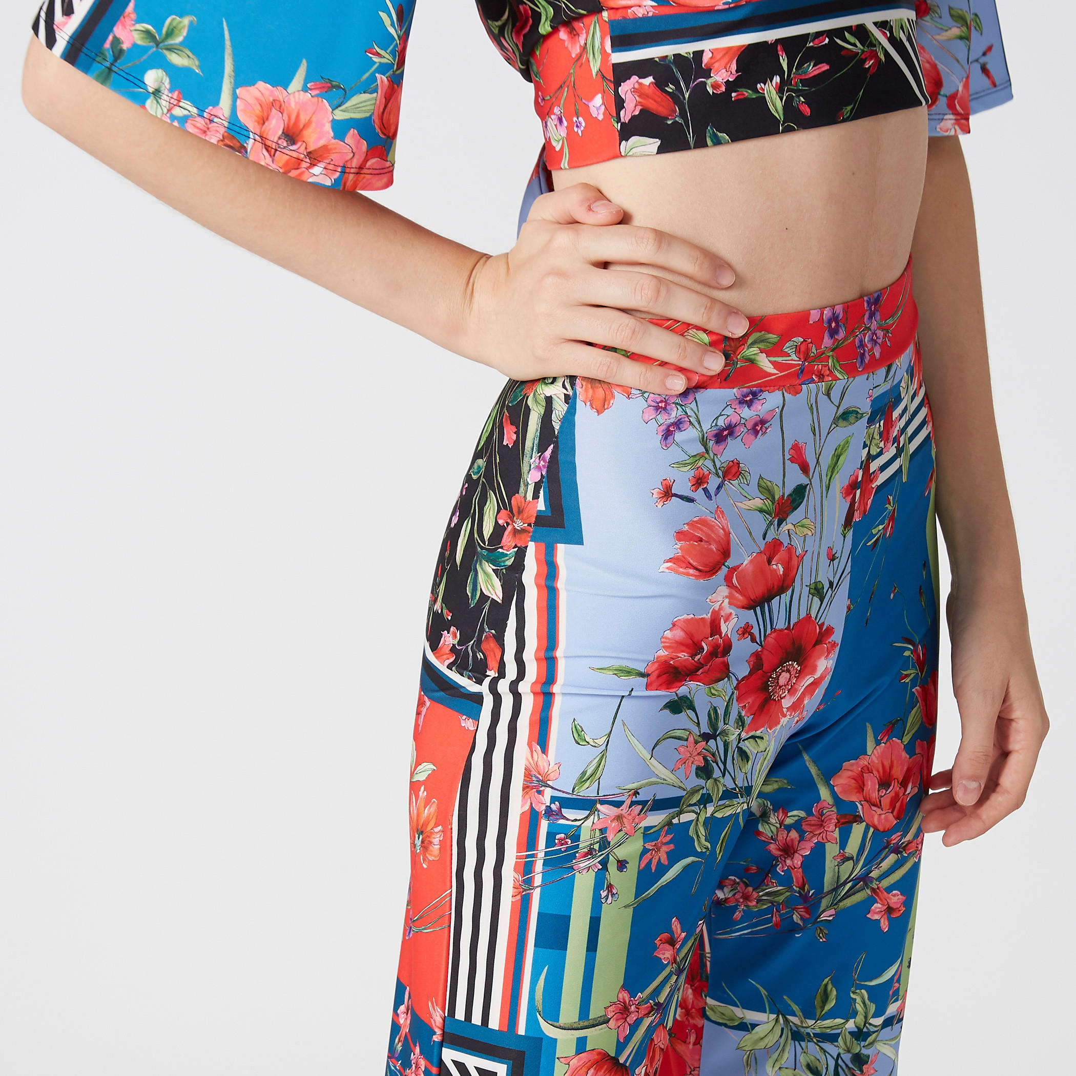 بنطال بالازو بطبعات زهرية-women-clothing-bottoms-trousers-image-4